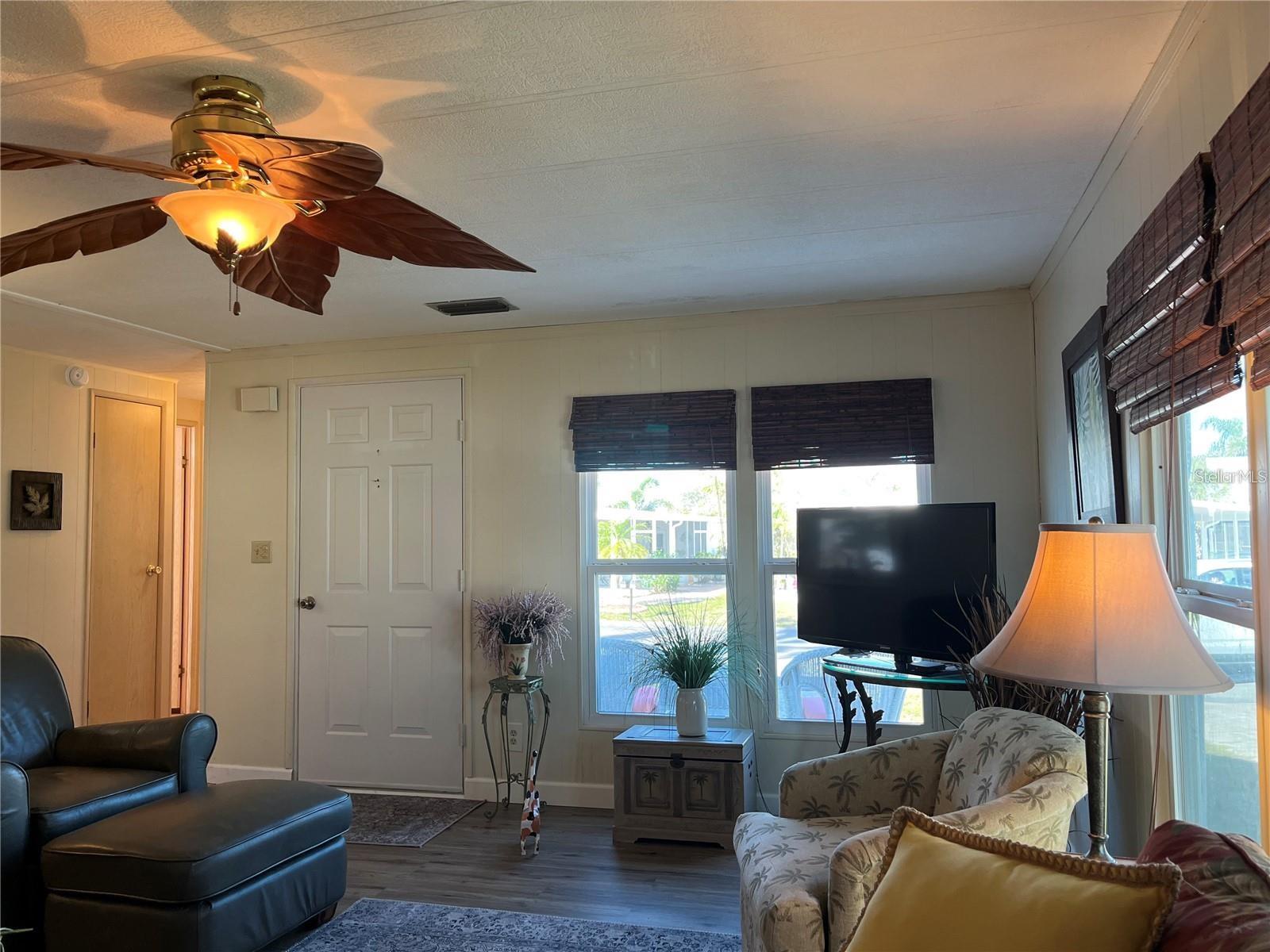 919 Cortina Blvd, Venice, FL 34285 — photo 23 of 53