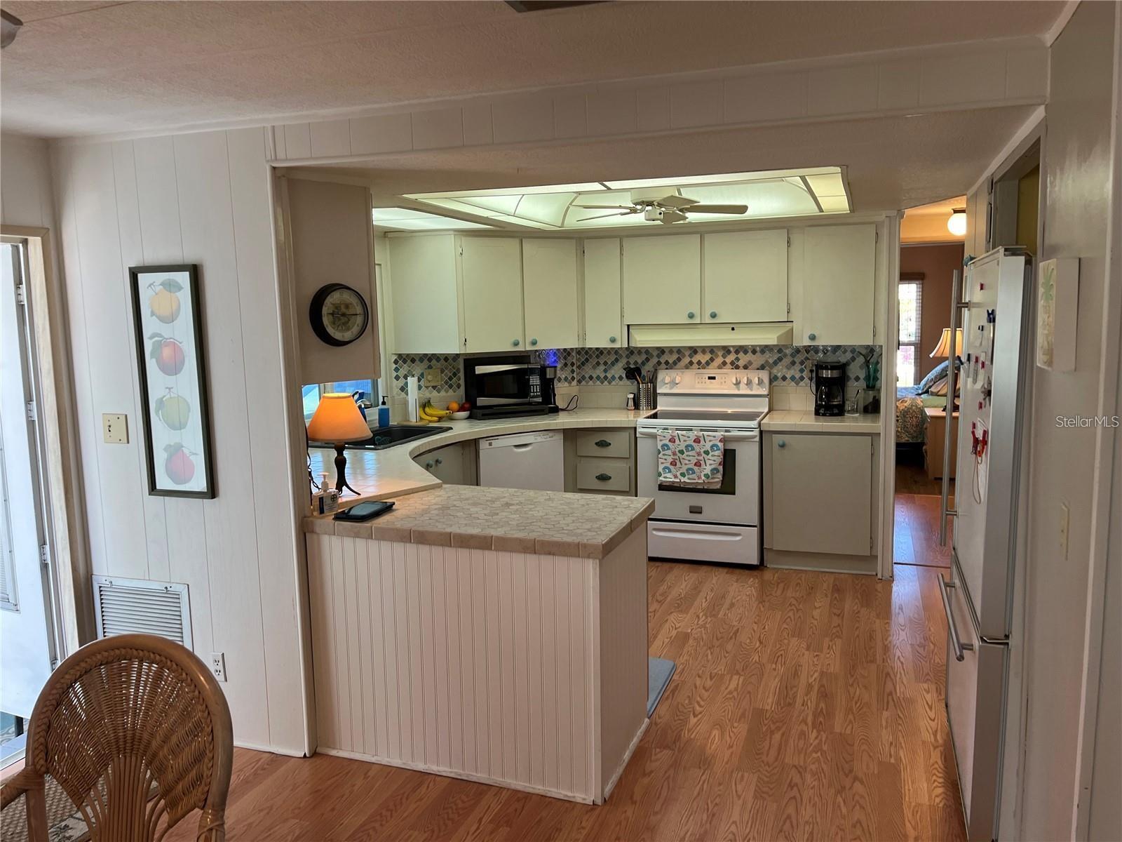 919 Cortina Blvd, Venice, FL 34285 — photo 10 of 53