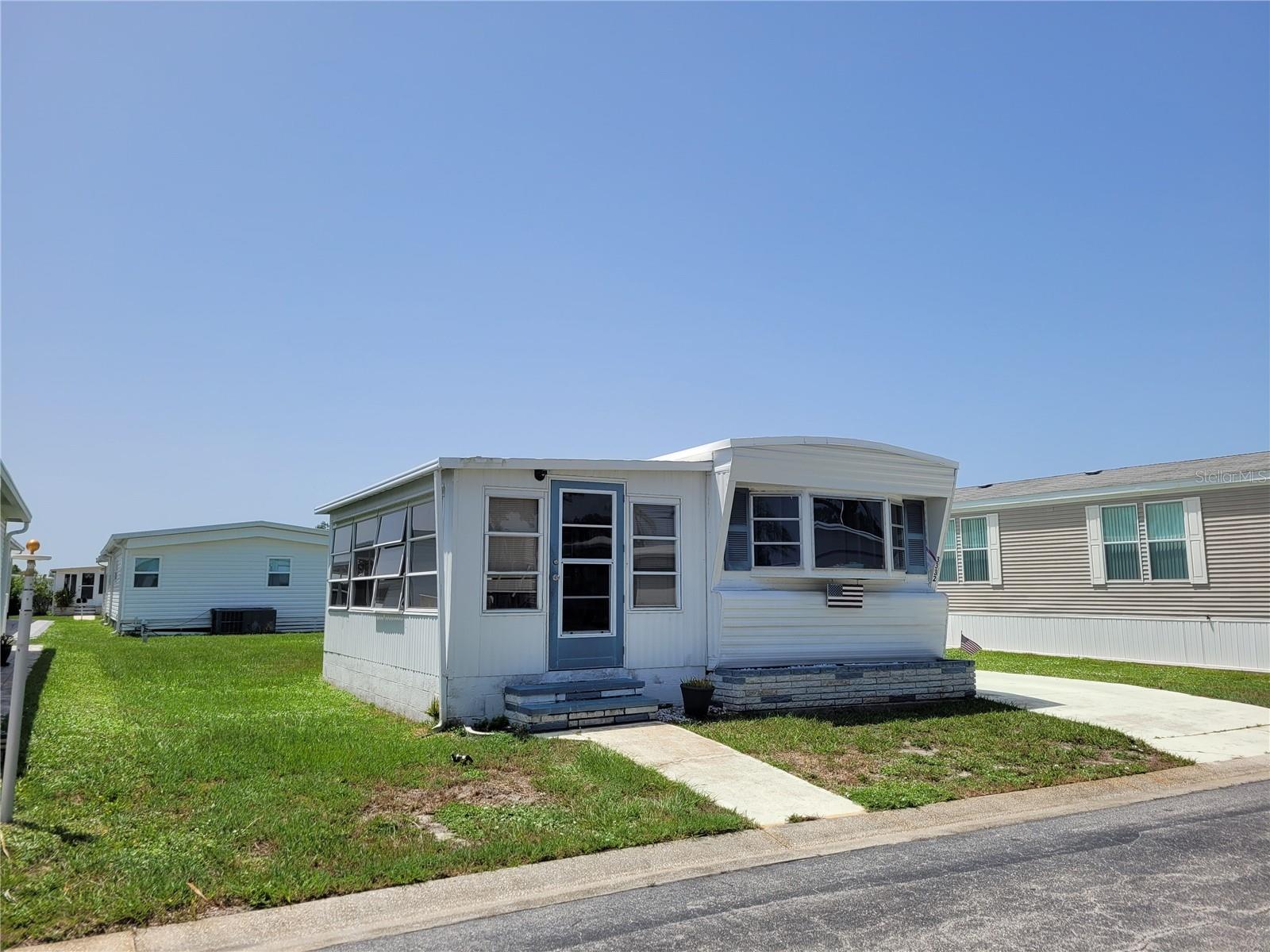 3332 Spanish Oak Ter, Sarasota, FL 34237 — photo 4 of 31
