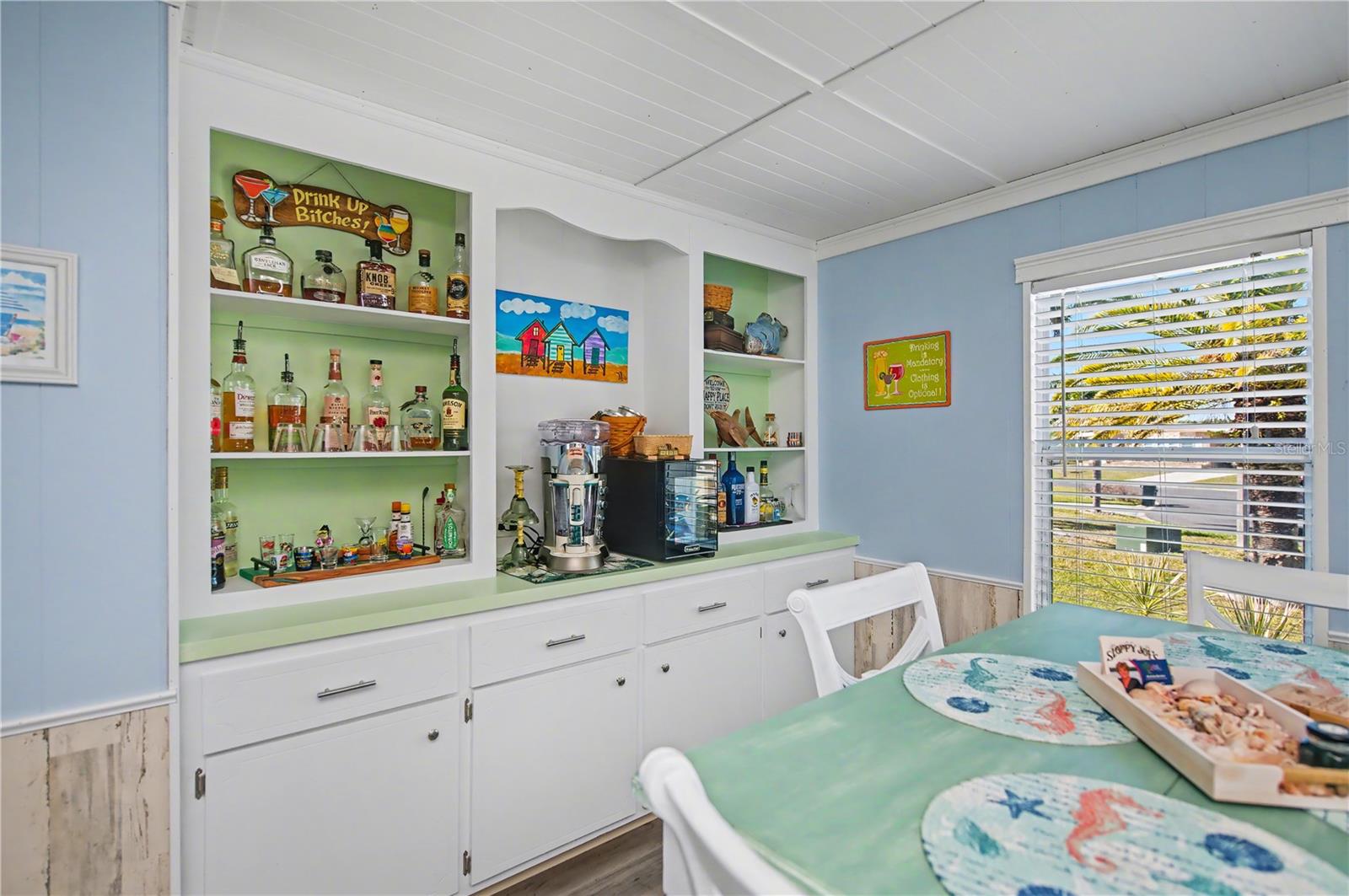 Cabinets and shelving.  Great place to display special items or use as a bar area.  The storage on the lower half is always a bonus!!