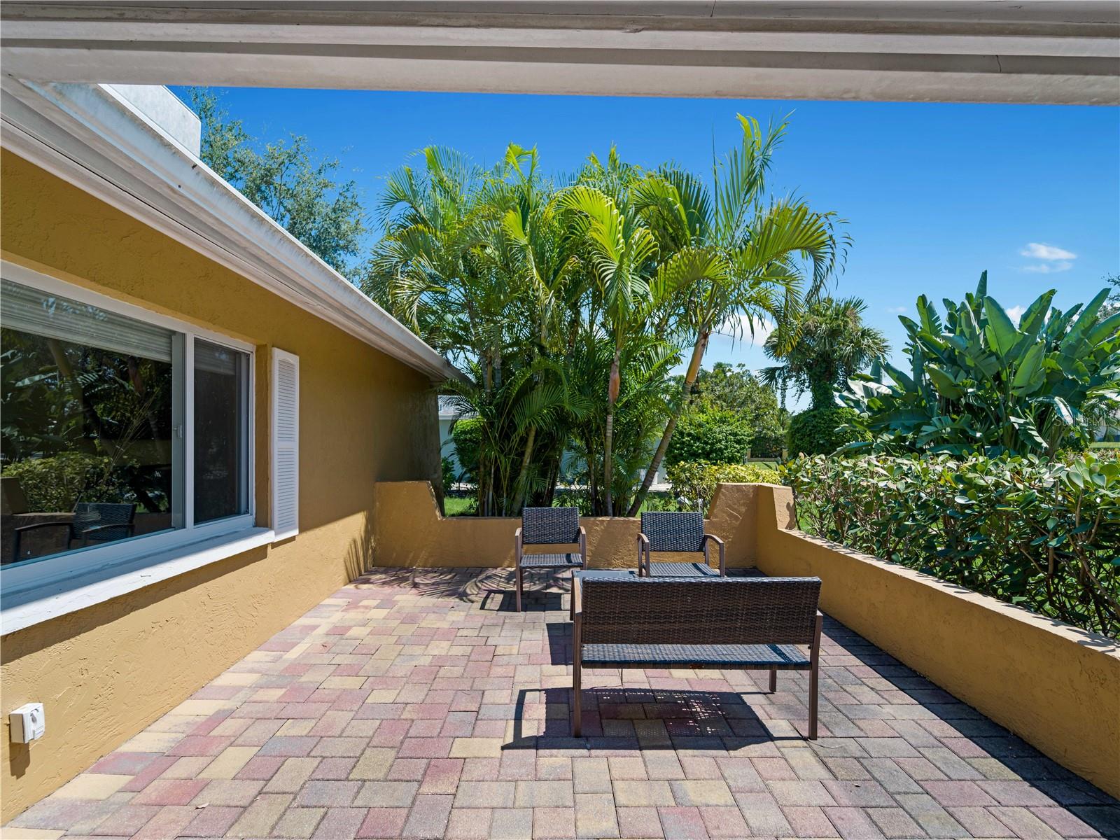 424 Baycrest Dr, Venice, FL 34285 — photo 9 of 54