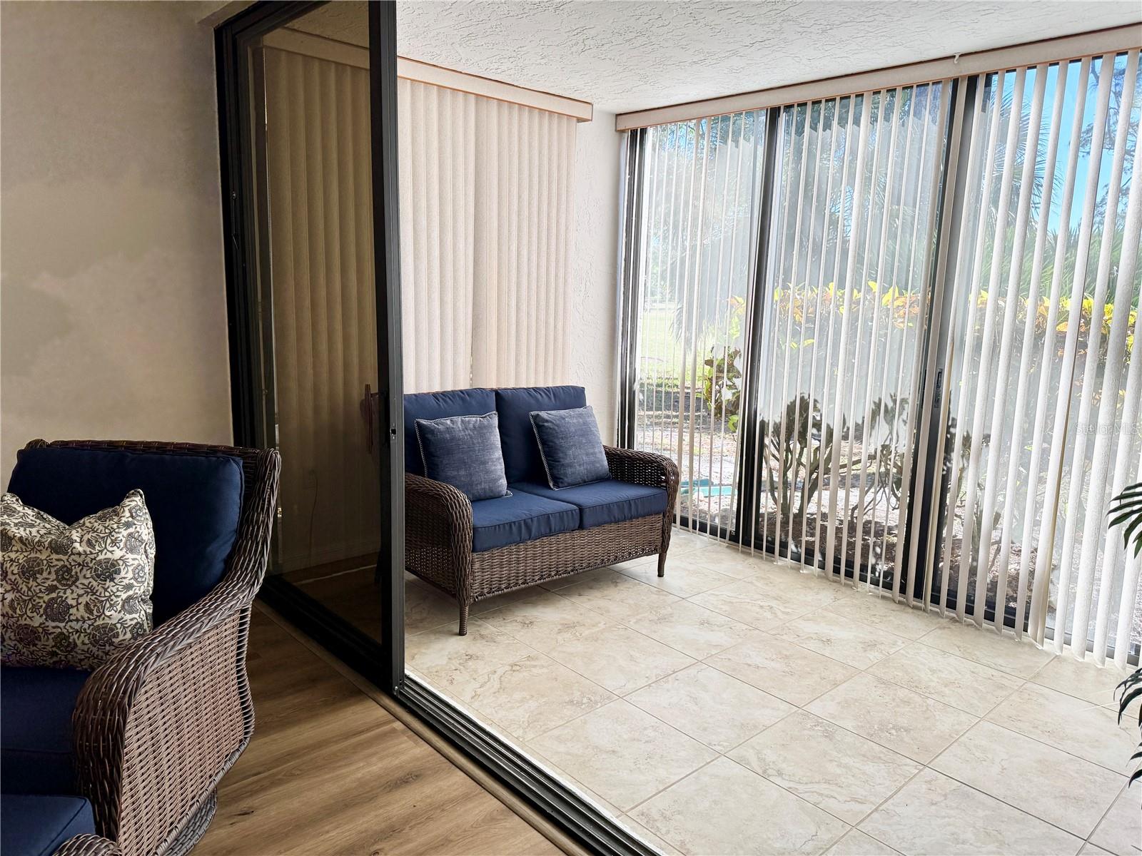 Looking at Lanai
