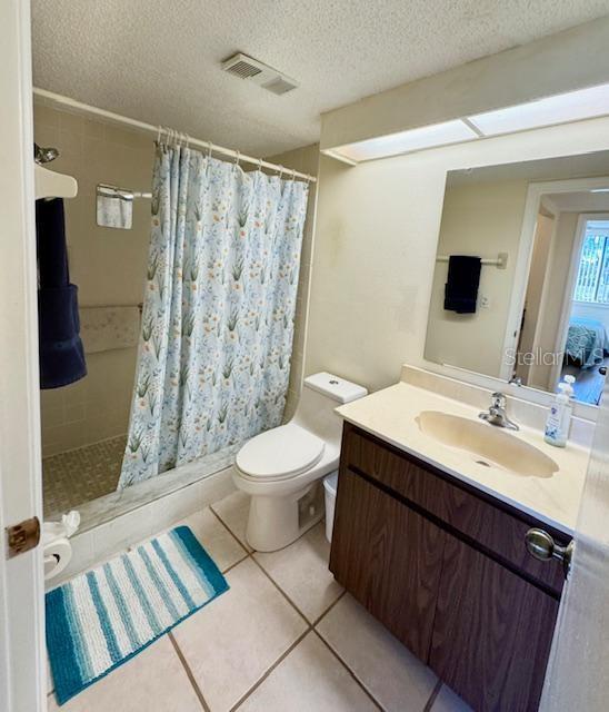 Ensuite Shower/Toilet/Vanity