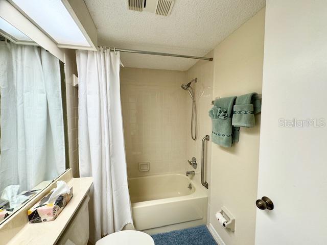 Guest bathroom with tub/shower combo