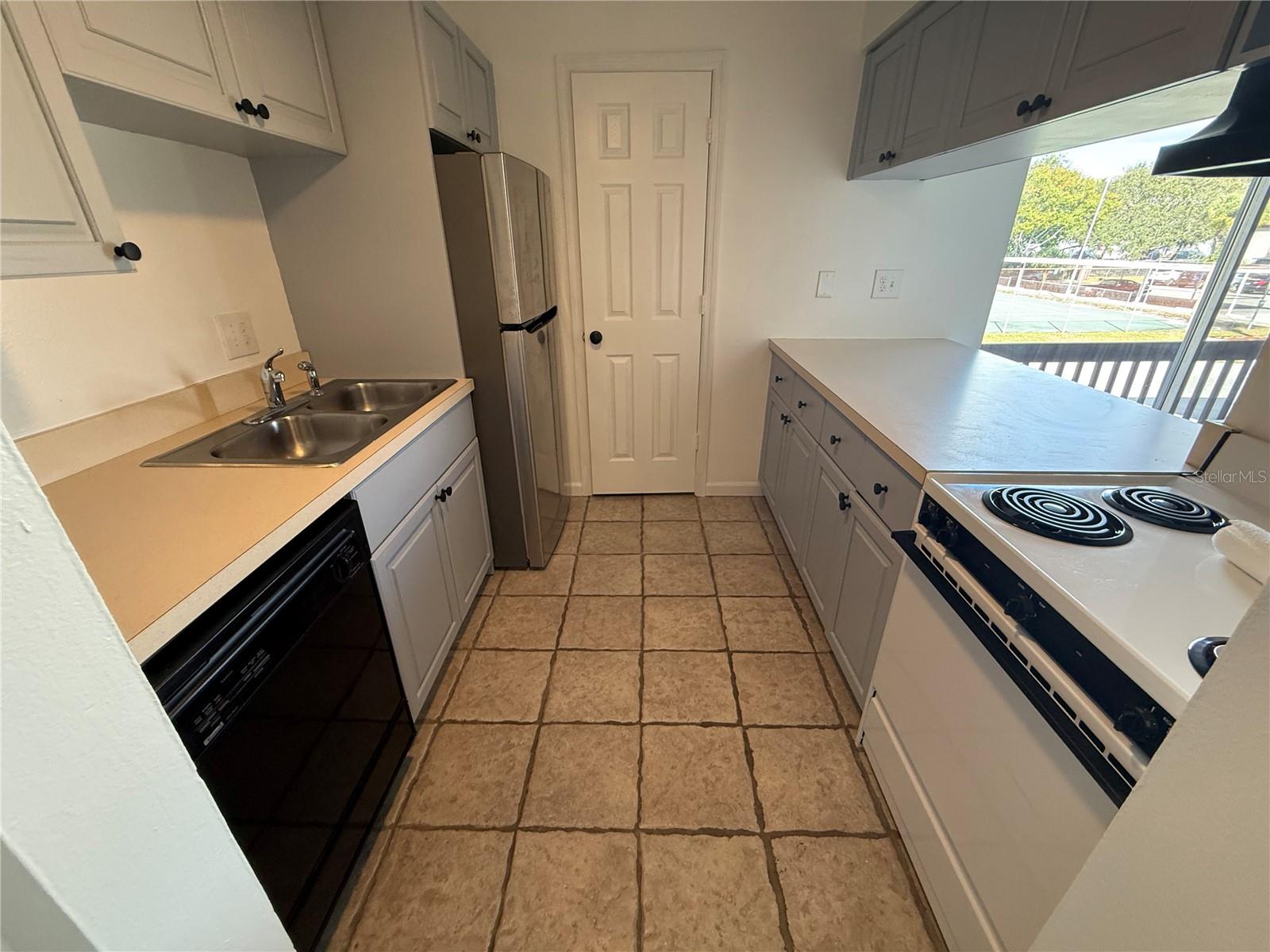 2636 Hidden Lake Dr N #h, Sarasota, FL 34237 — photo 7 of 22