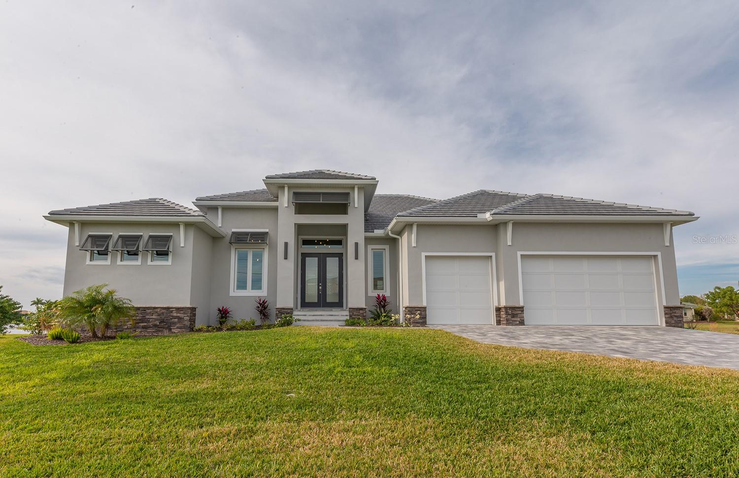3880 Bordeaux Dr