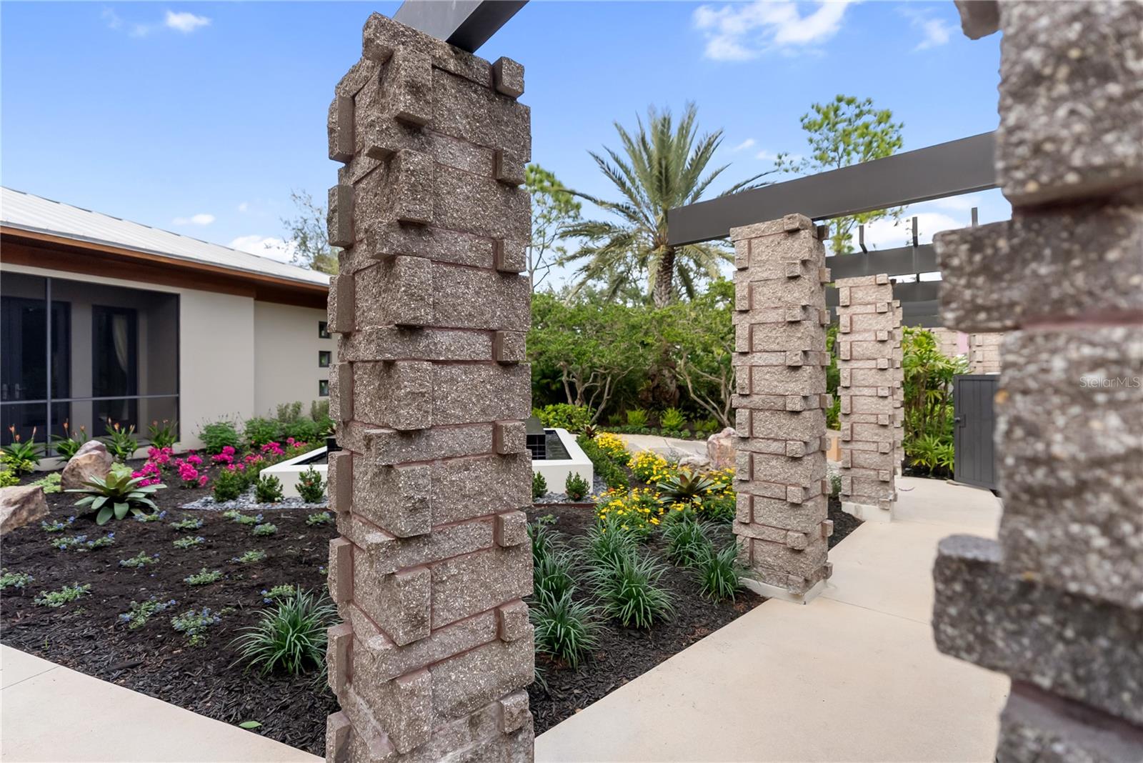 1804 N Lake Shore Dr, Sarasota, FL 34231 — photo 27 of 29