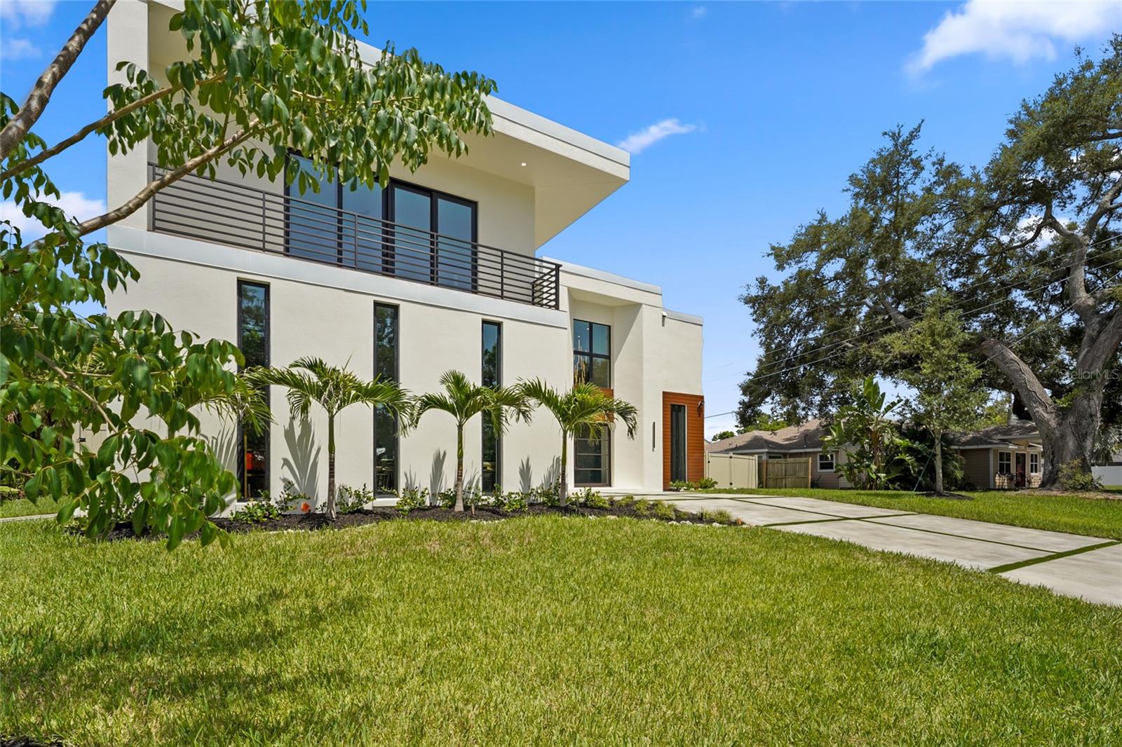 2604 Sydelle St, Sarasota, FL 34237 — photo 21 of 92