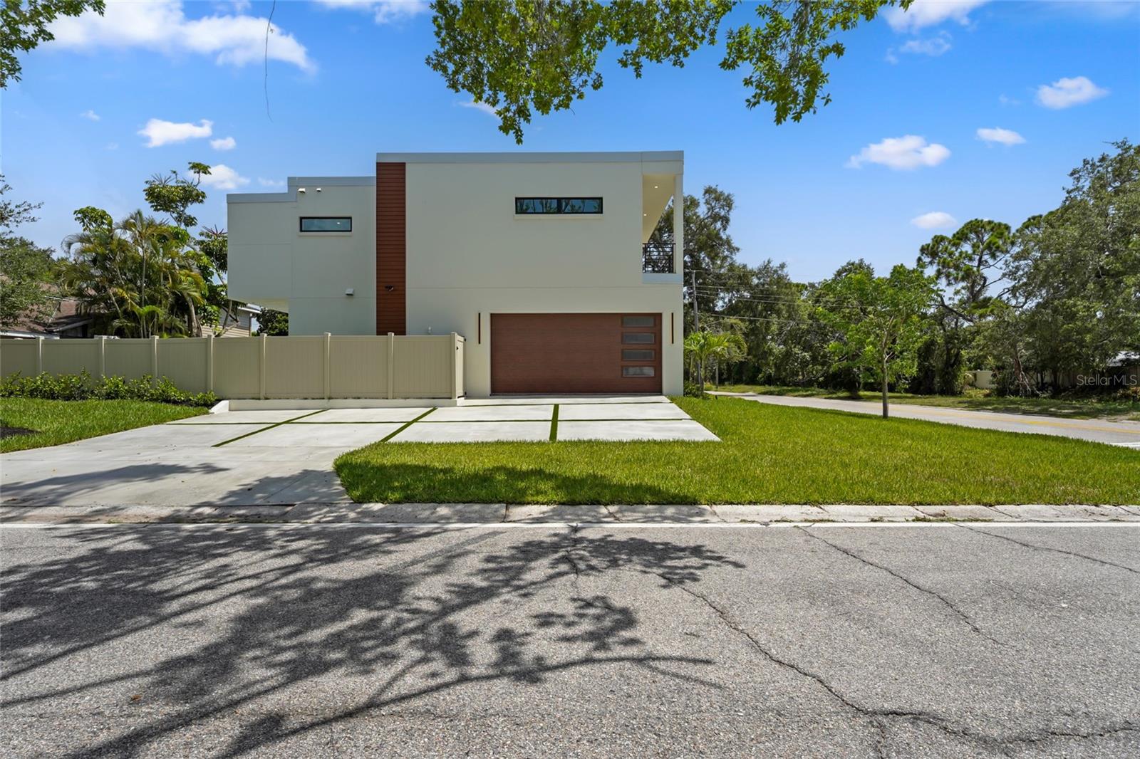 2604 Sydelle St, Sarasota, FL 34237 — photo 23 of 92