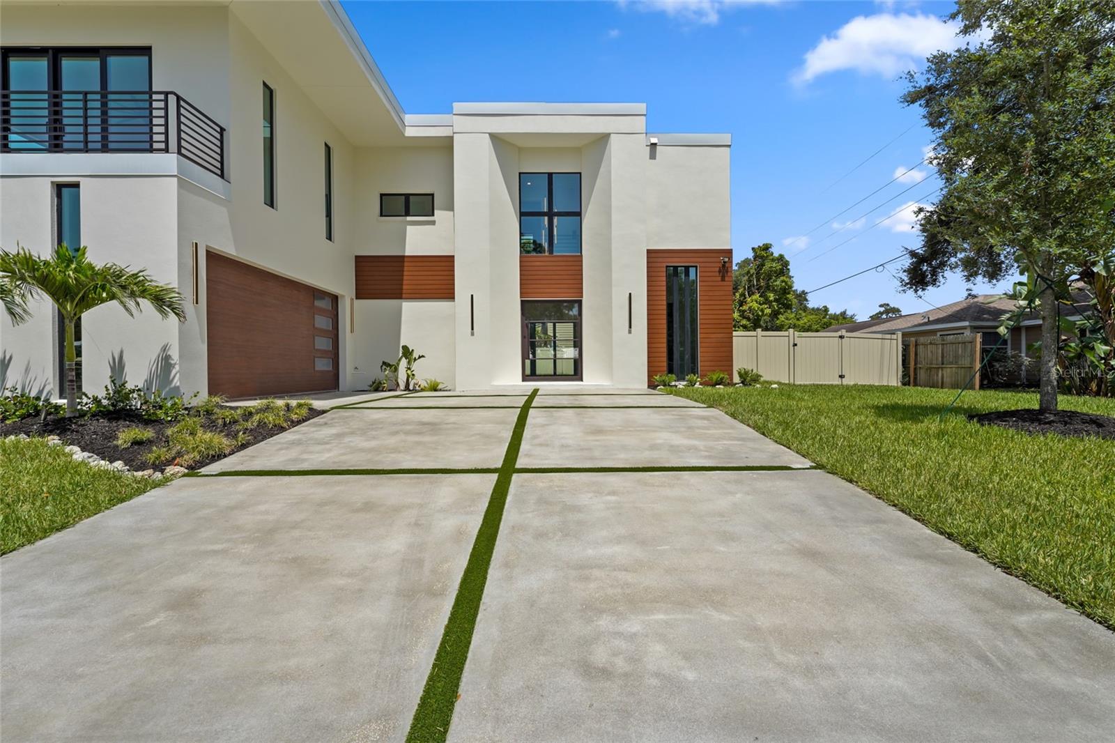 2604 Sydelle St, Sarasota, FL 34237 — photo 25 of 92