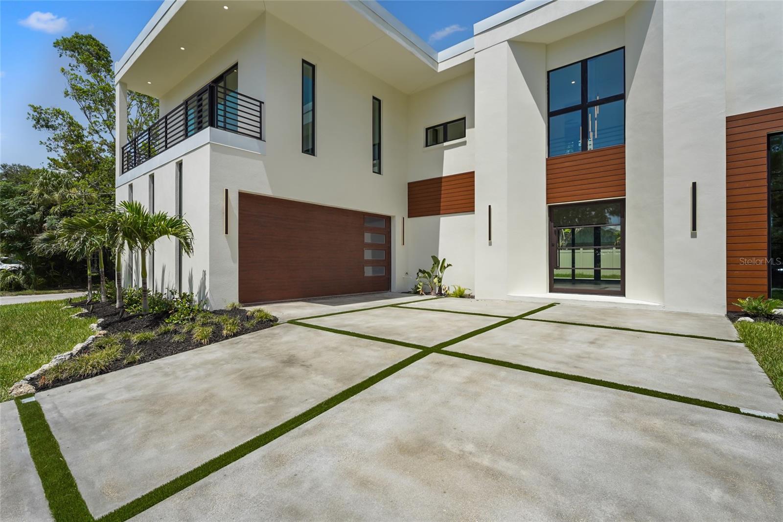 2604 Sydelle St, Sarasota, FL 34237 — photo 26 of 92