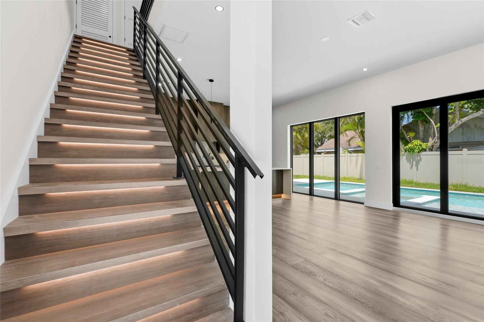 2604 Sydelle St, Sarasota, FL 34237 — photo 8 of 92