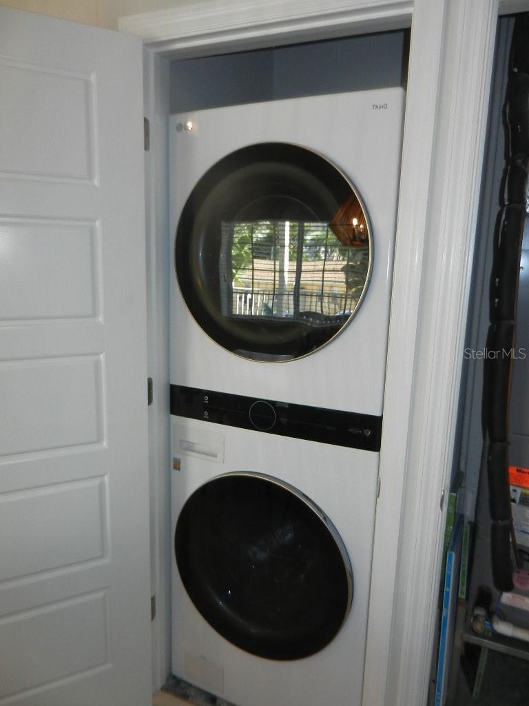 In unit washer and dryer. Very convenient.