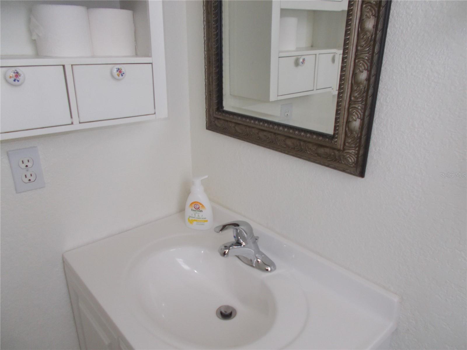 1/2 Bath
