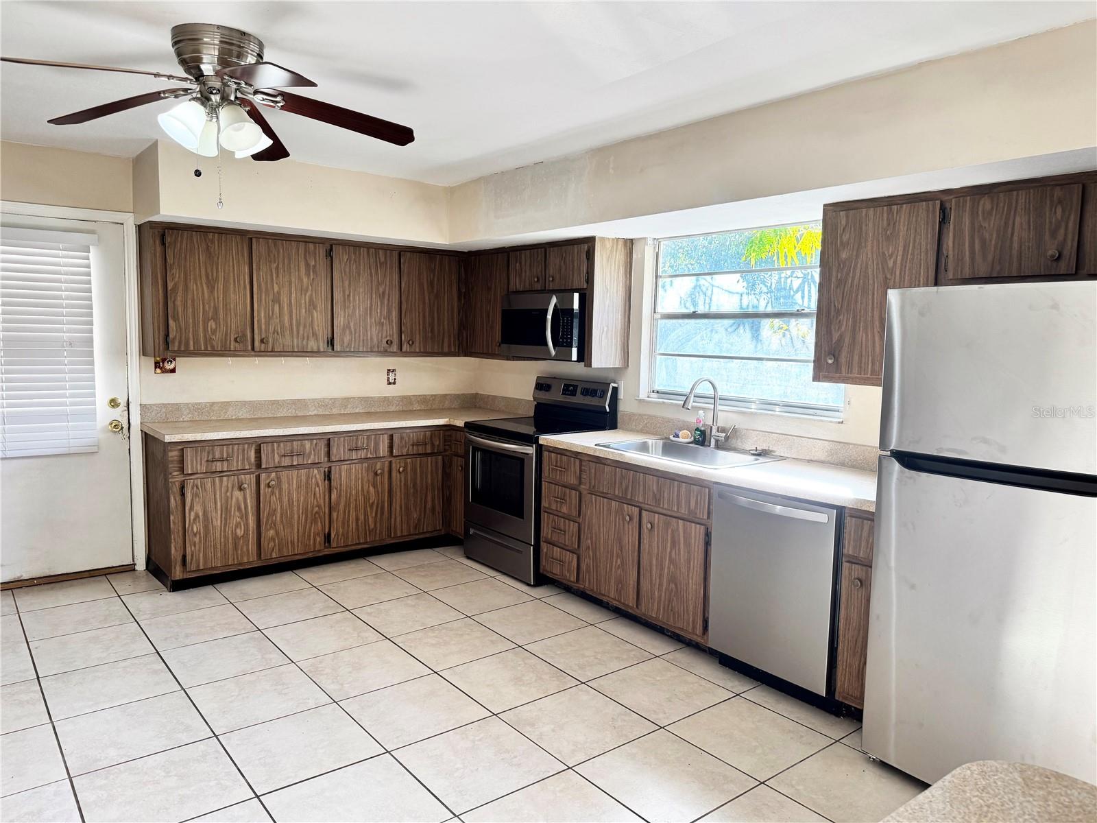 12438 Poem Ave, Punta Gorda, FL 33955 — photo 4 of 24