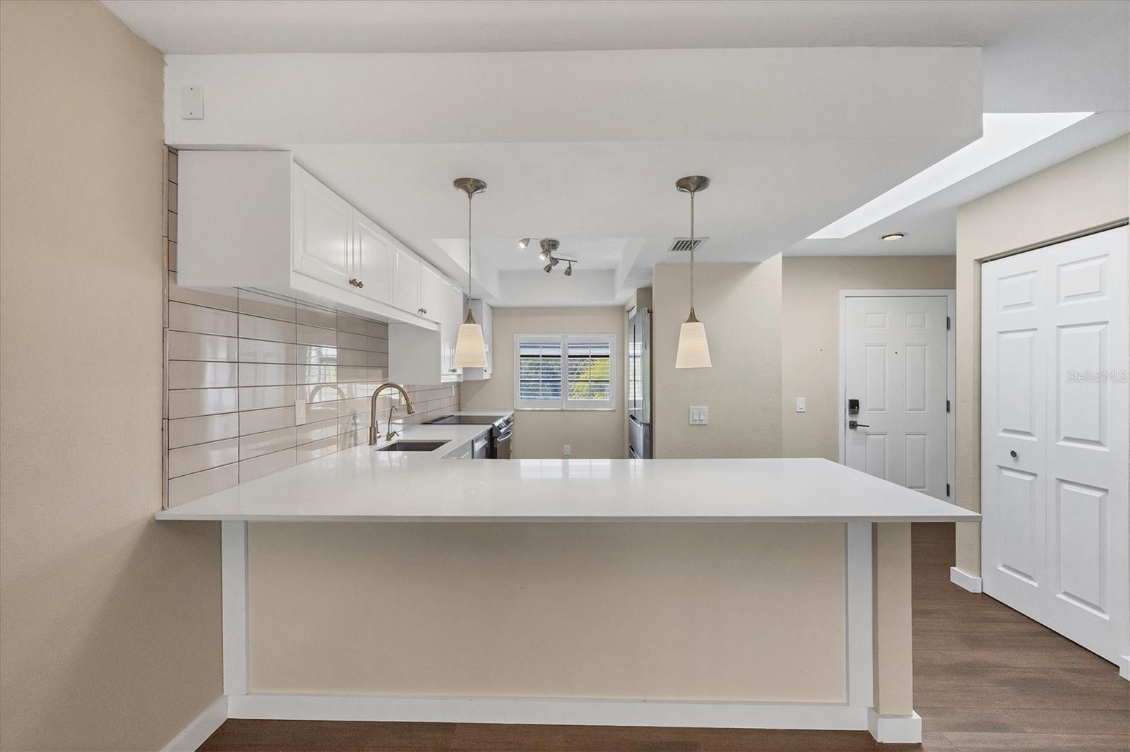 Open Floorplan Kitchen/ Dining