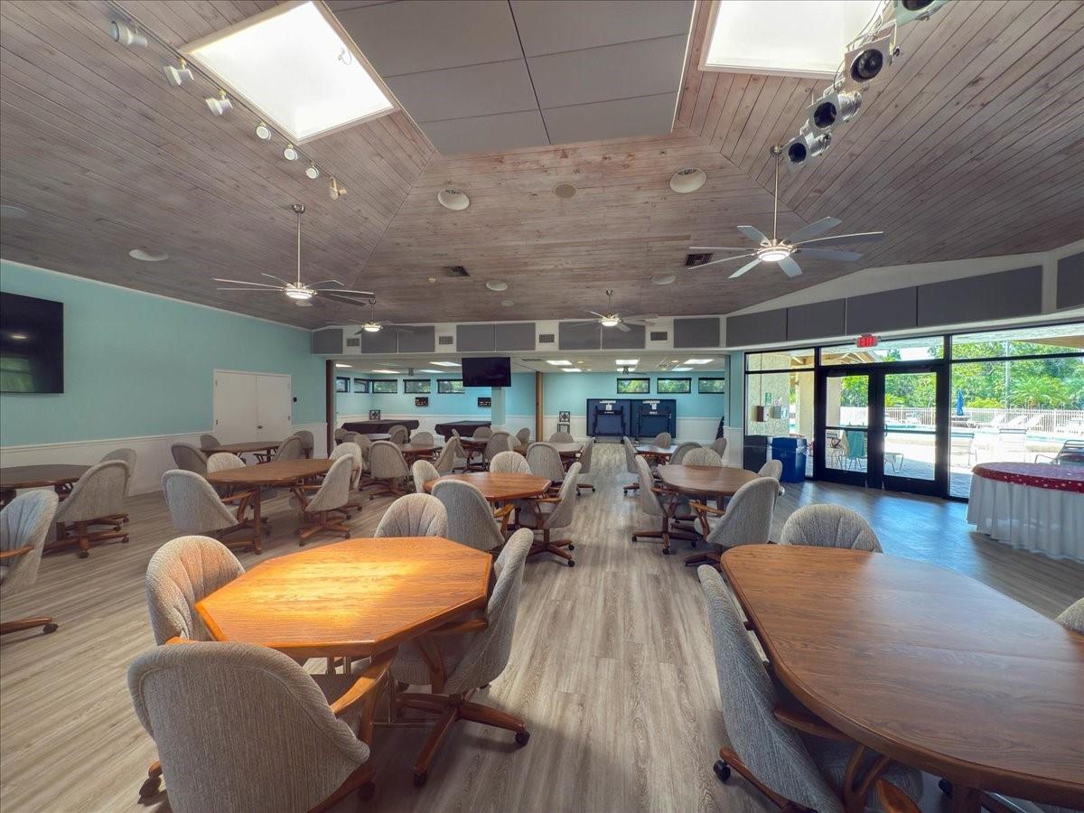 CLUB HOUSE
