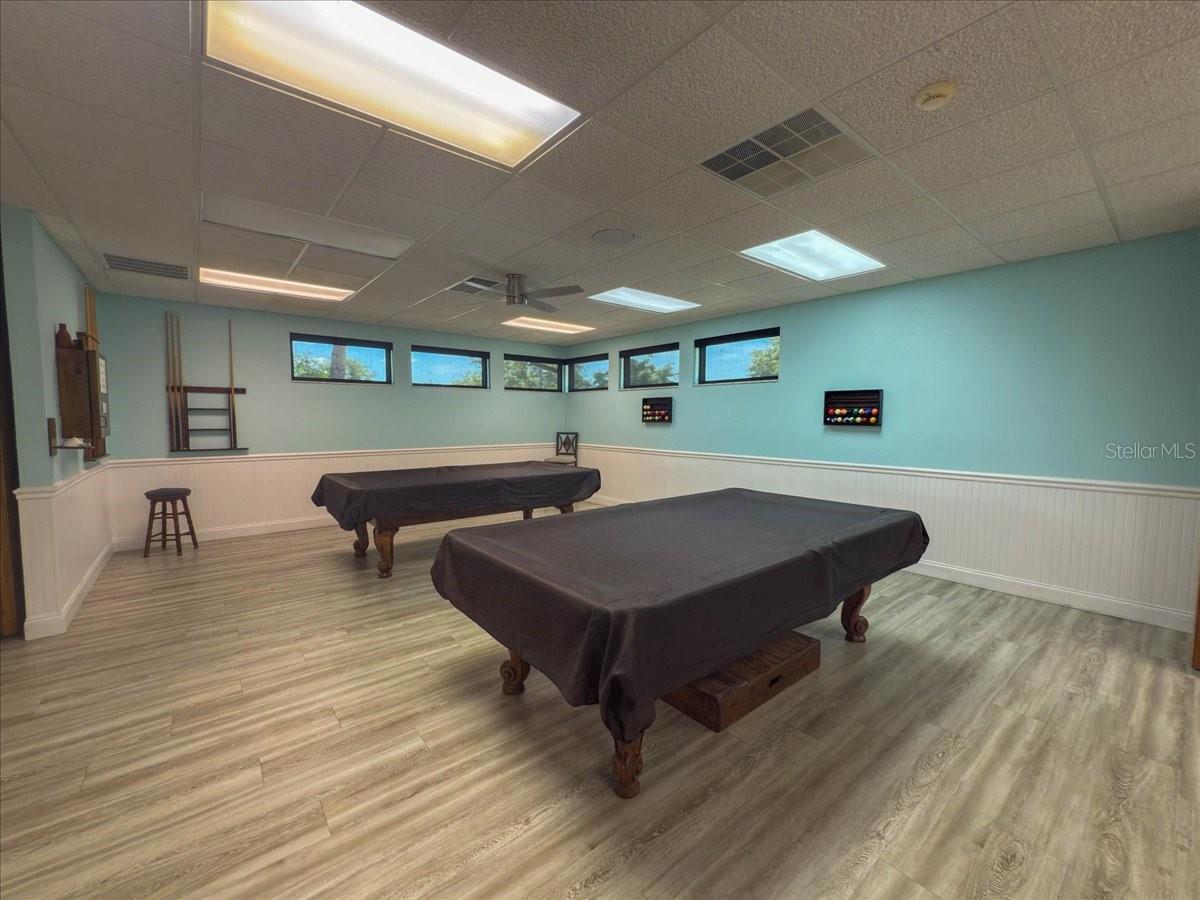 CLUB HOUSE