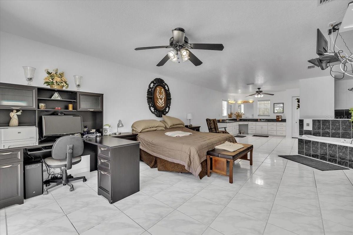 3900 Colony Ct, Punta Gorda, FL 33950 — photo 17 of 52