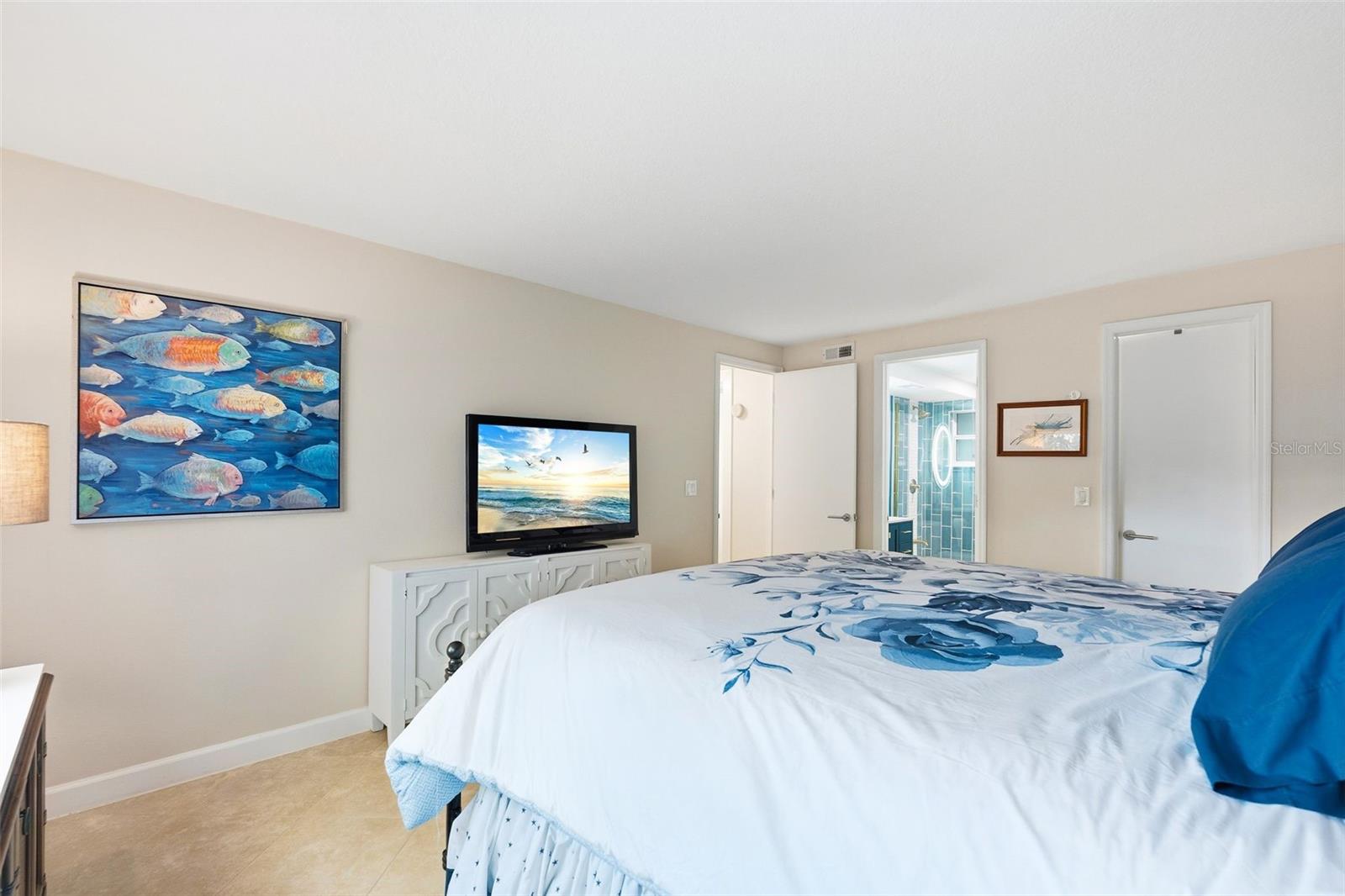 800 Benjamin Franklin Dr #110, Sarasota, FL 34236 — photo 16 of 36
