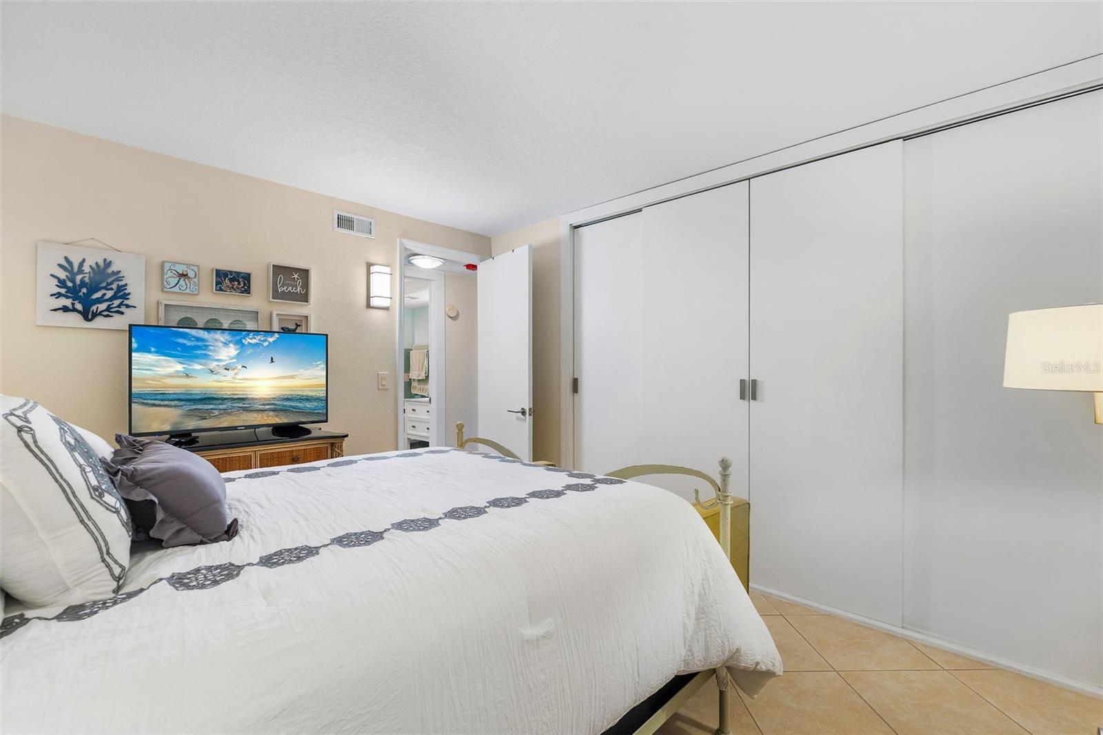 800 Benjamin Franklin Dr #110, Sarasota, FL 34236 — photo 19 of 36