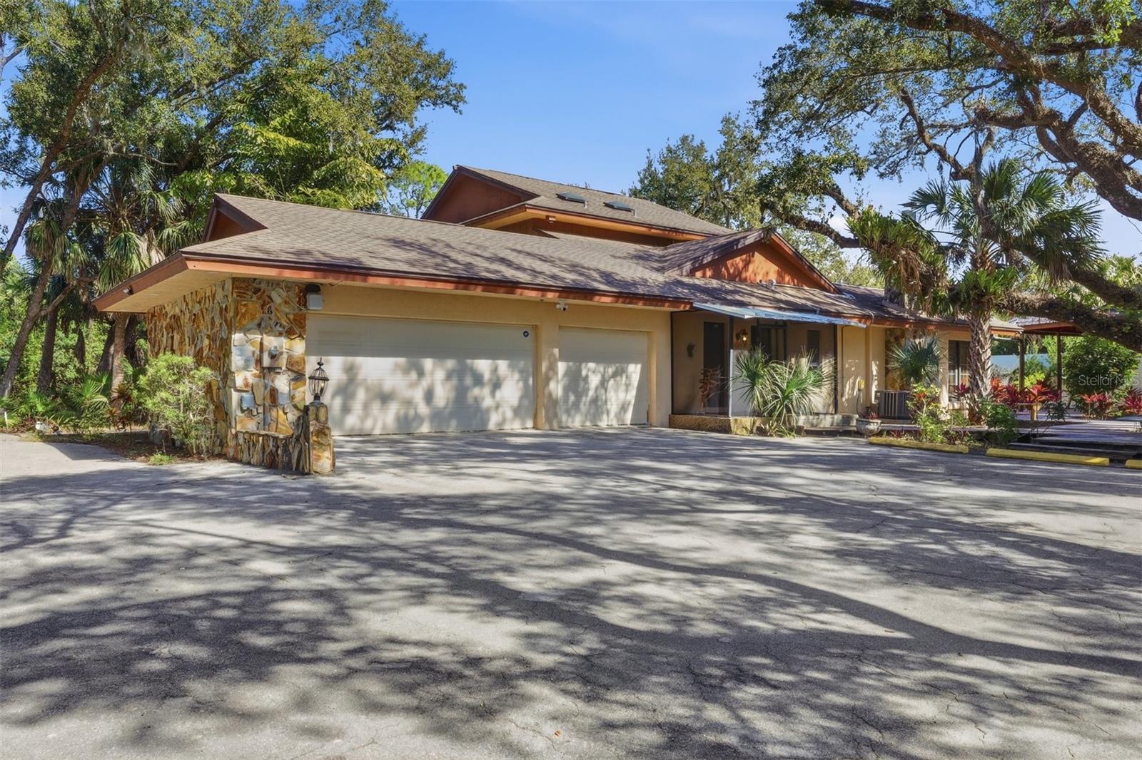 3-Car Garage
