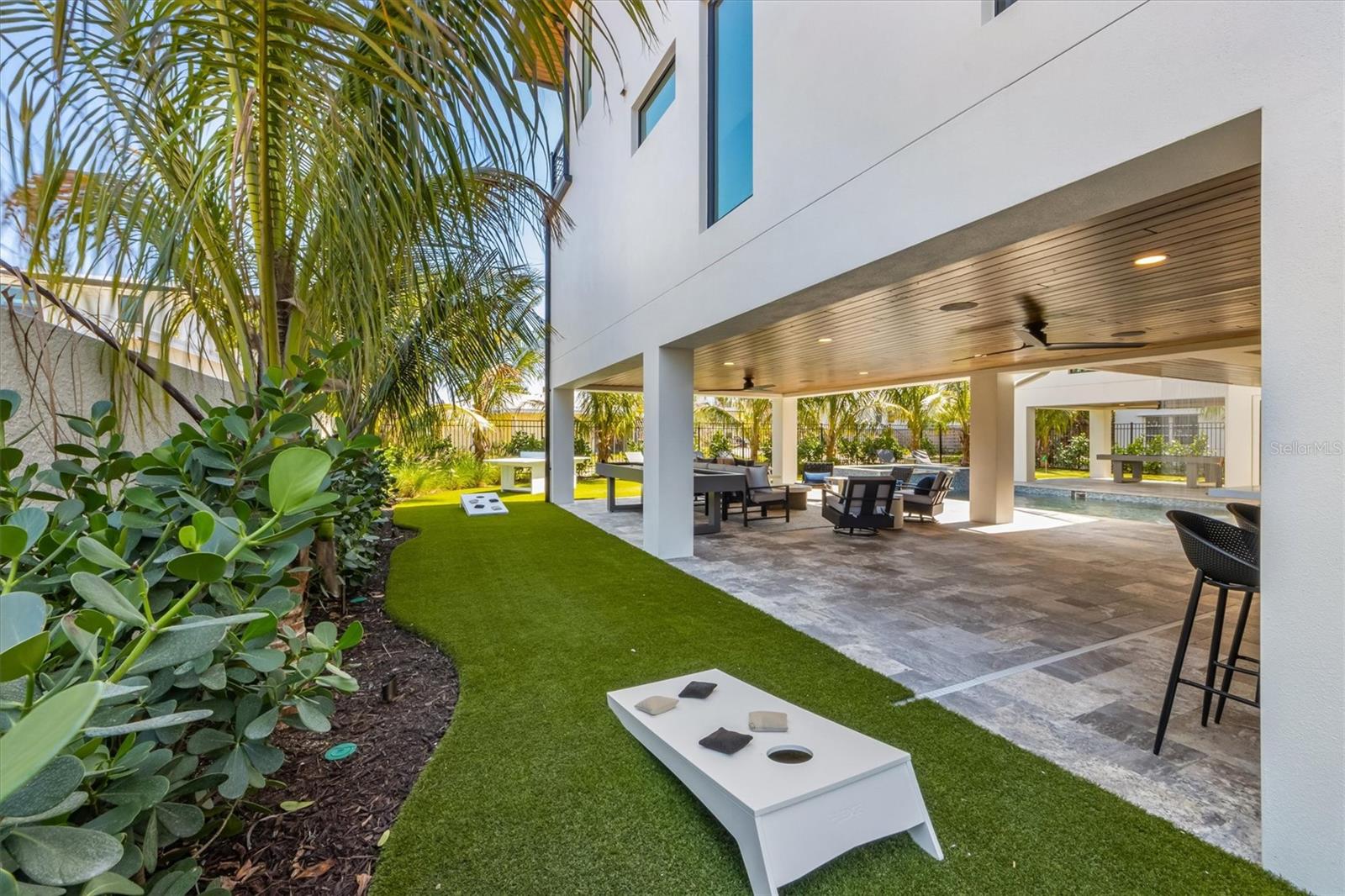 540 S Polk Dr, Sarasota, FL 34236 — photo 16 of 96