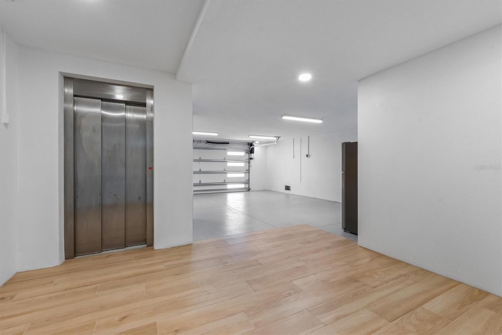 elevator/garage