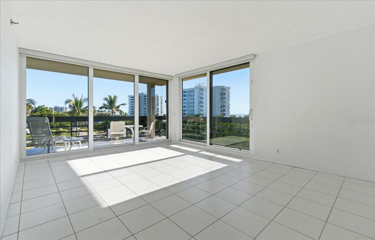 1065 Gulf of Mexico Dr #305, Longboat Key, FL 34228 — photo 17 of 52