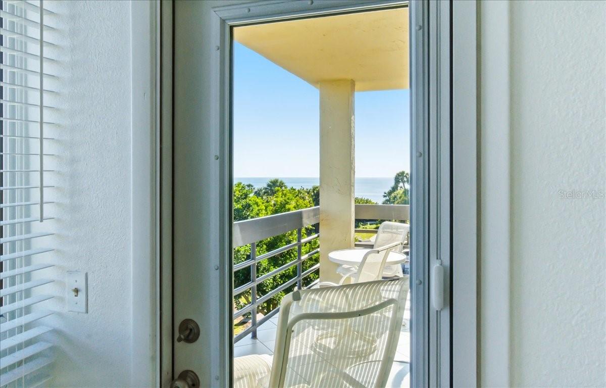 1065 Gulf of Mexico Dr #305, Longboat Key, FL 34228 — photo 26 of 52
