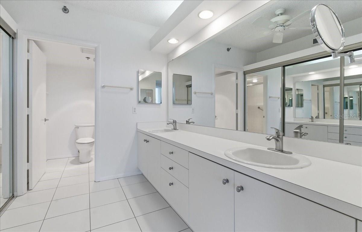 1065 Gulf of Mexico Dr #305, Longboat Key, FL 34228 — photo 27 of 52