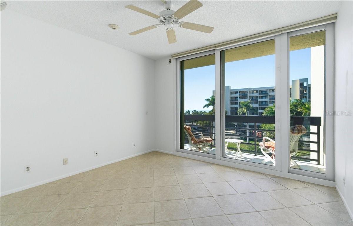 1065 Gulf of Mexico Dr #305, Longboat Key, FL 34228 — photo 31 of 52