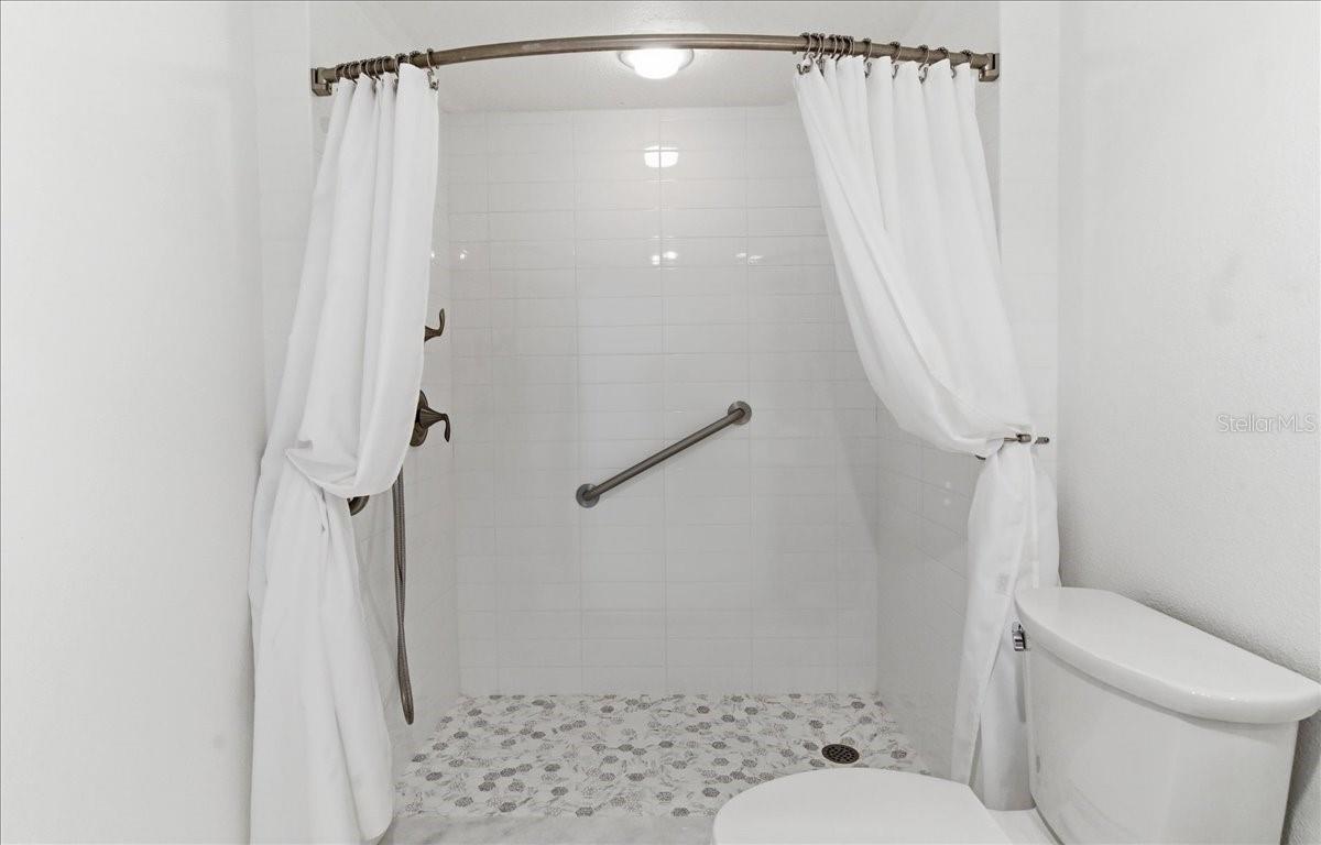 1065 Gulf of Mexico Dr #305, Longboat Key, FL 34228 — photo 35 of 52