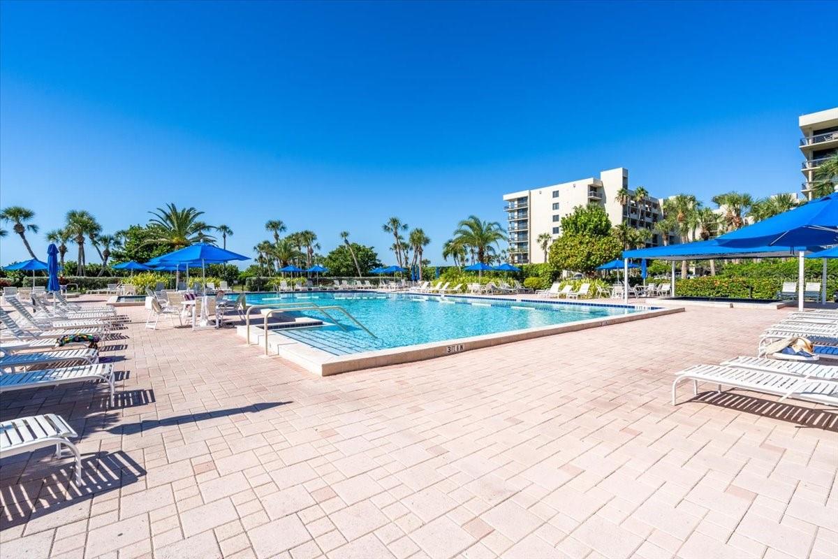 1065 Gulf of Mexico Dr #305, Longboat Key, FL 34228 — photo 40 of 52