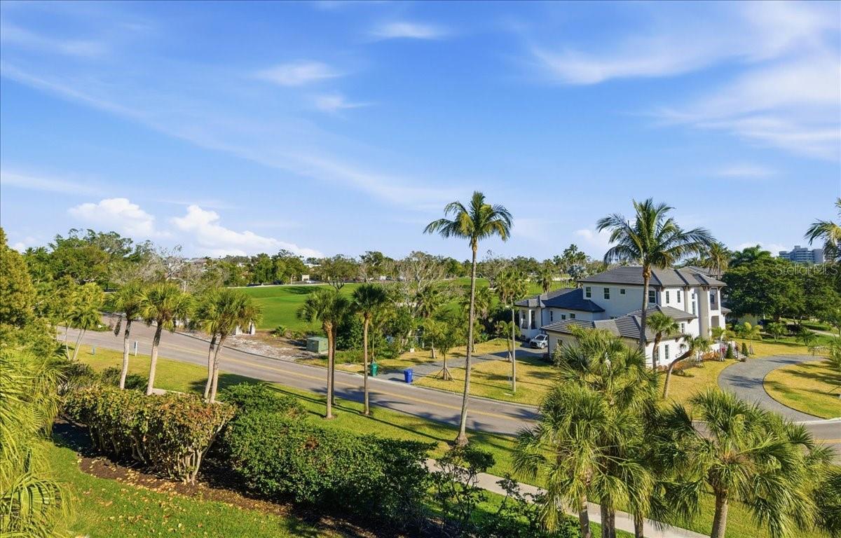 PRIVATE LONGBOAT CLUB ROAD