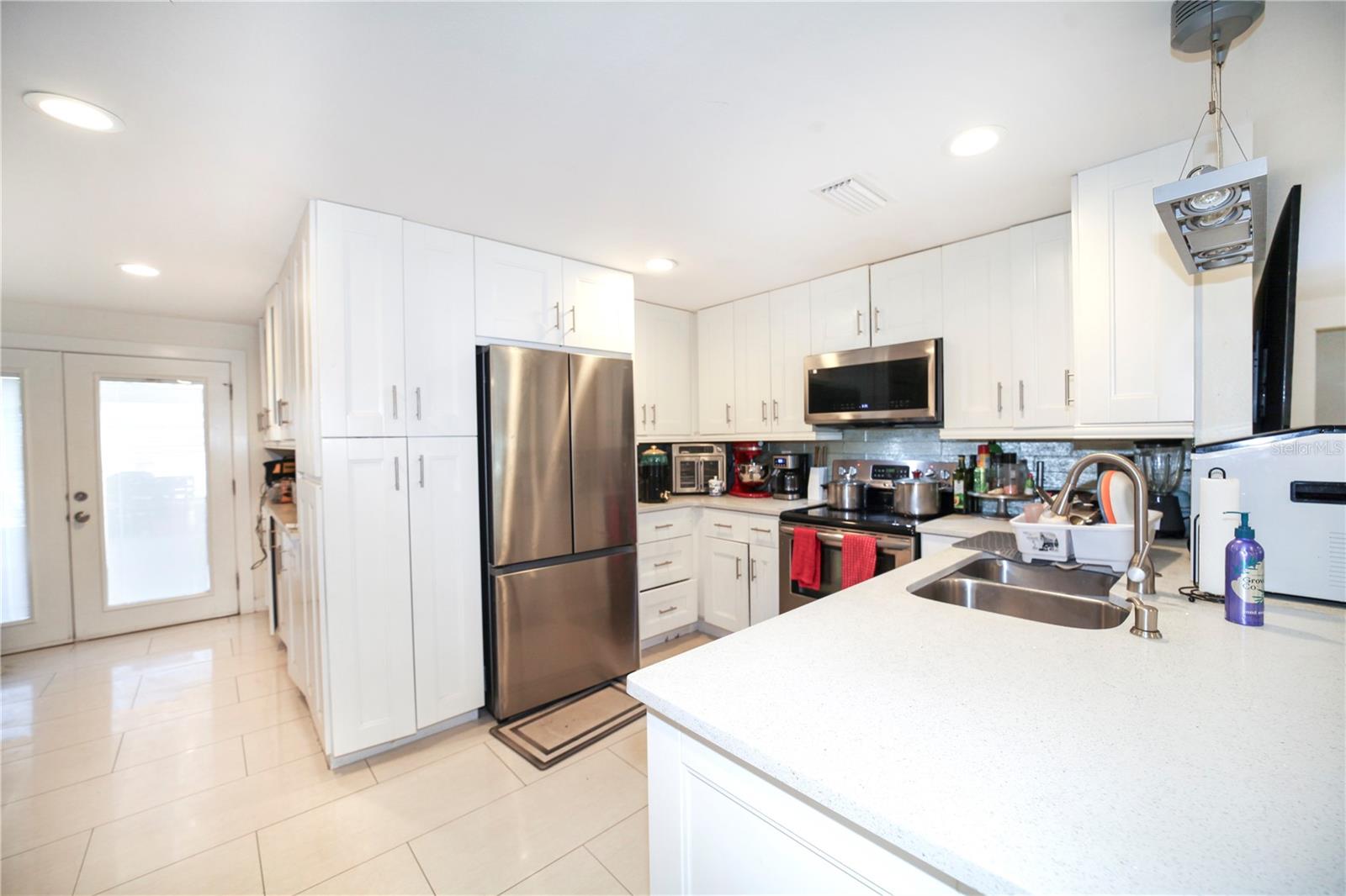 2653 22nd St, Sarasota, FL 34234 — photo 3 of 16