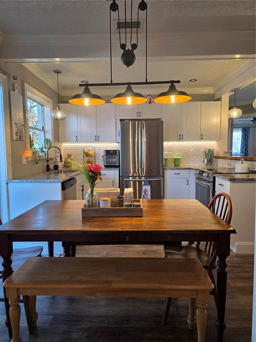 Dining/Kitchen