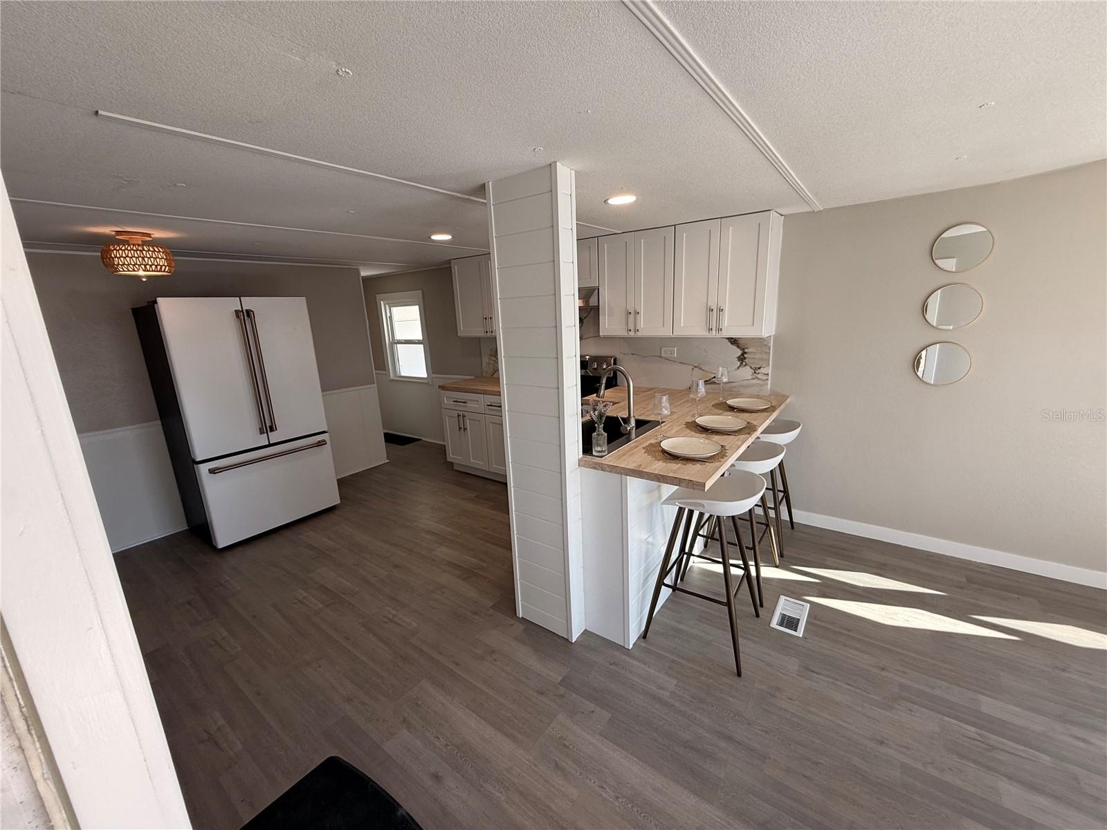 Kitchen Breakfast Bar