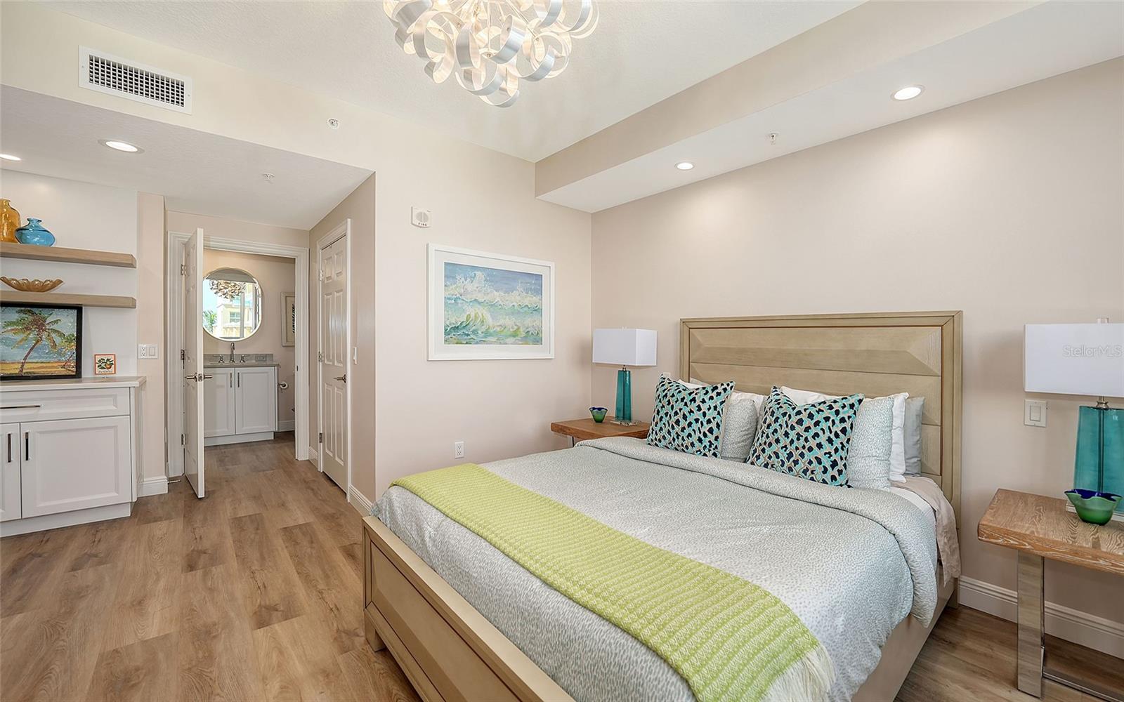 800 N Tamiami Trl #312, Sarasota, FL 34236 — photo 18 of 46