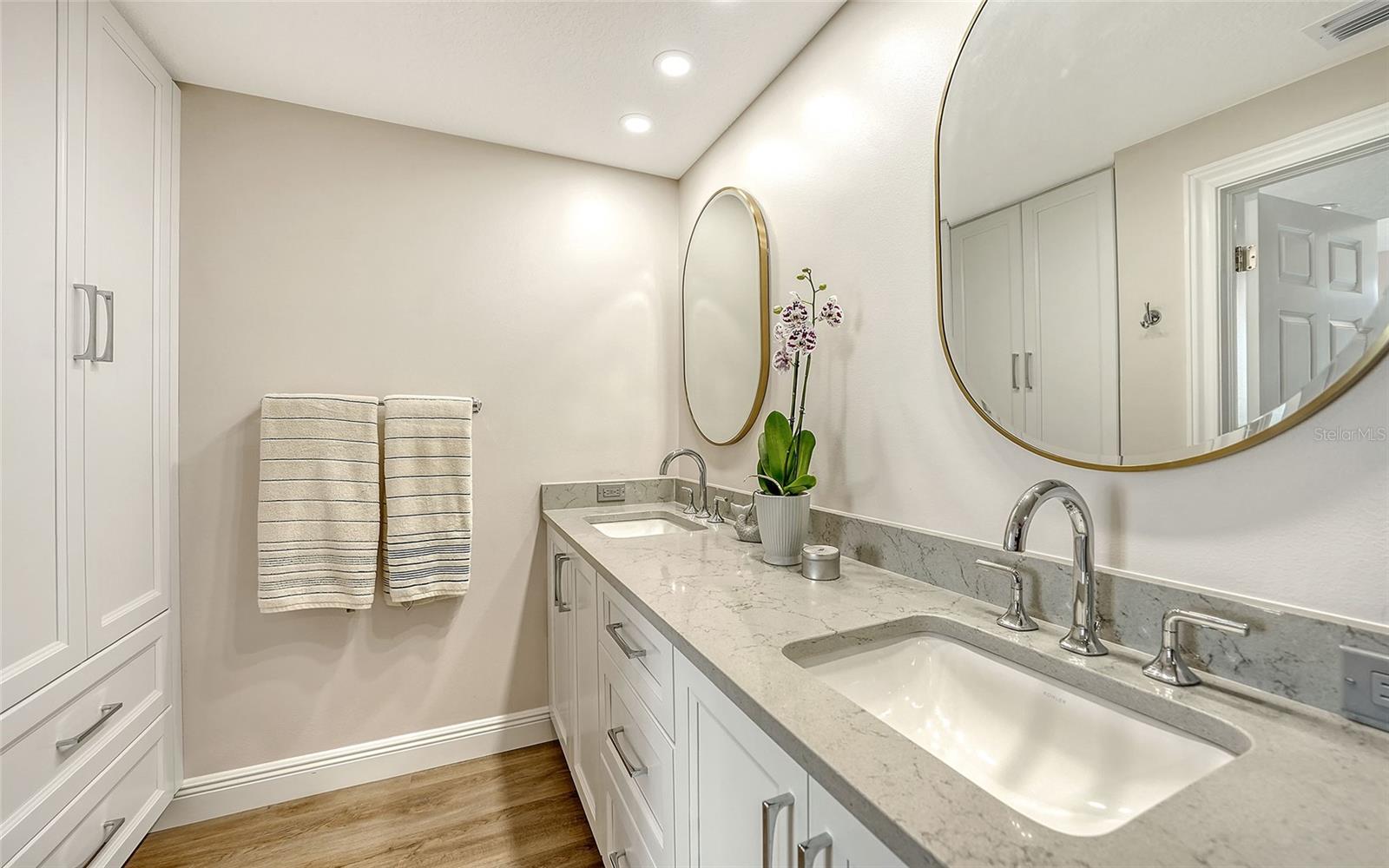 800 N Tamiami Trl #312, Sarasota, FL 34236 — photo 21 of 46