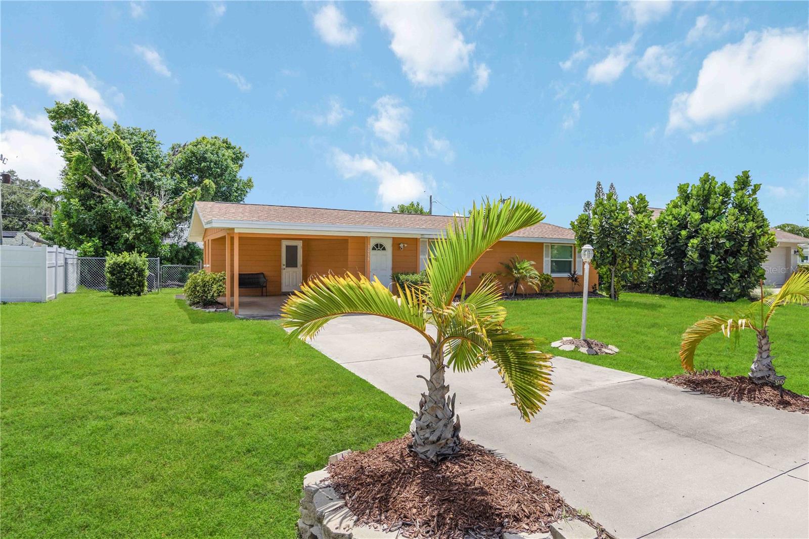 3035 Shamrock Dr, Venice, FL 34293 — photo 2 of 59