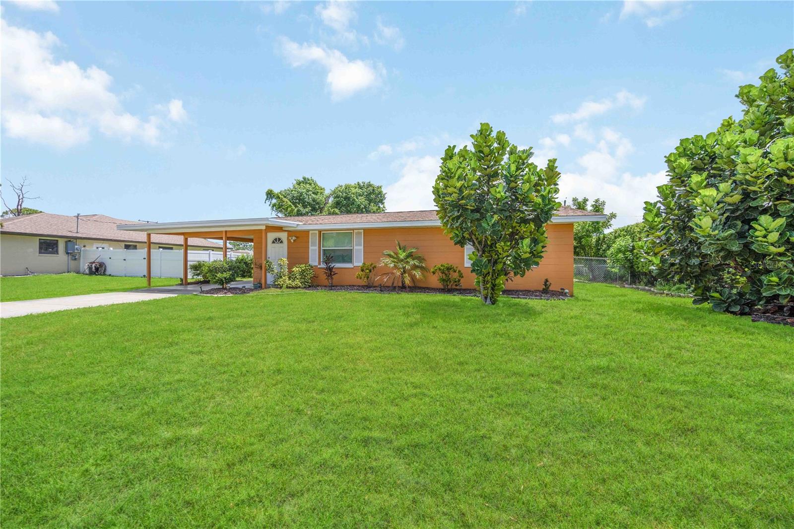 3035 Shamrock Dr, Venice, FL 34293 — photo 4 of 59