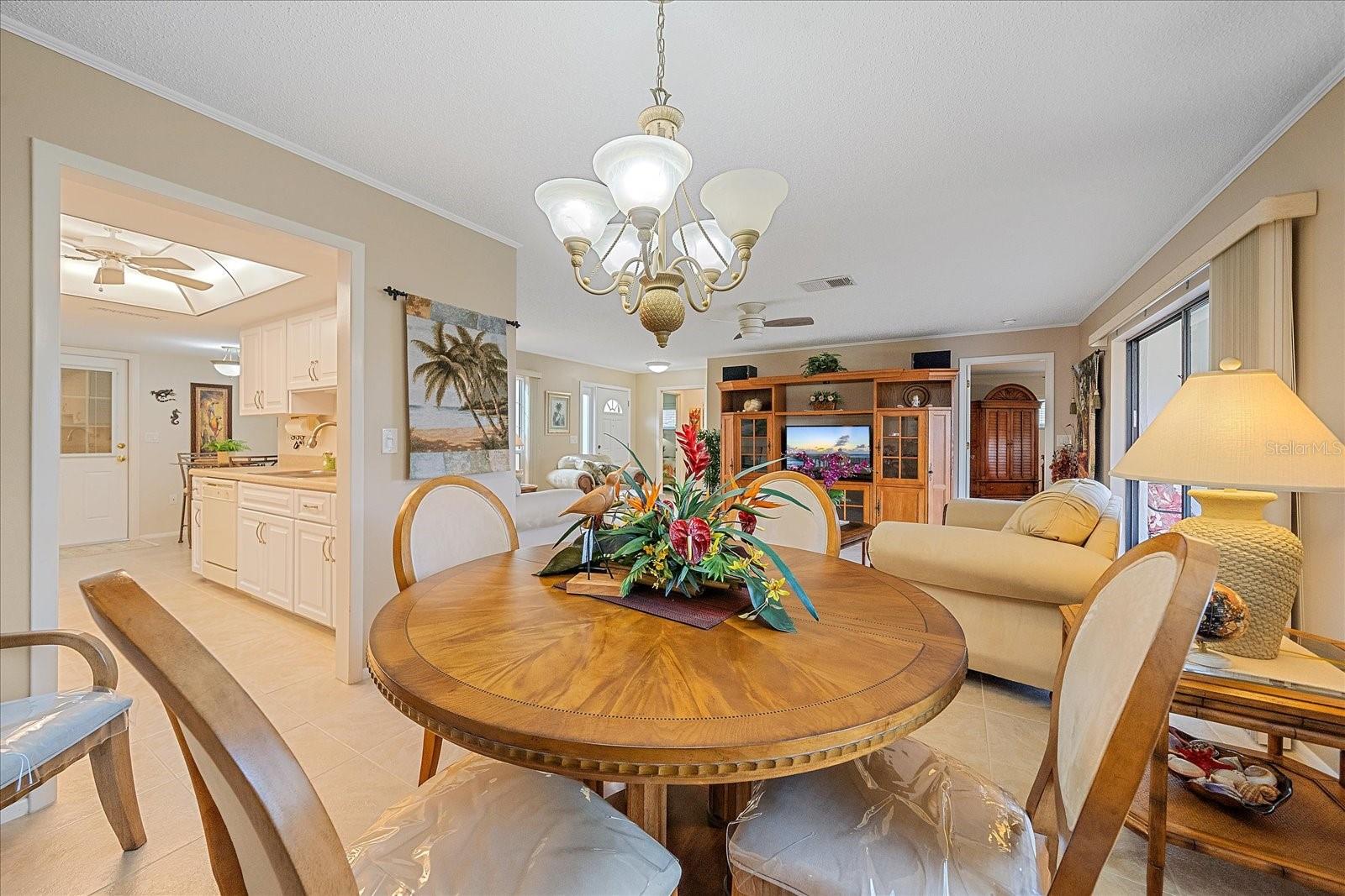 3135 Glen Elyn Blvd #13, Sarasota, FL 34237 — photo 13 of 41