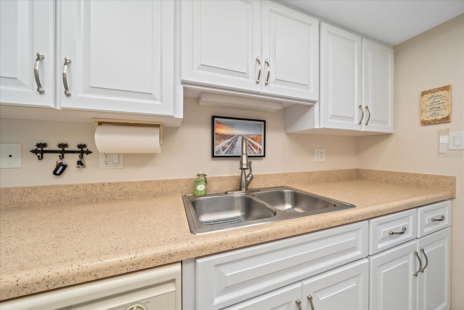 3135 Glen Elyn Blvd #13, Sarasota, FL 34237 — photo 16 of 41