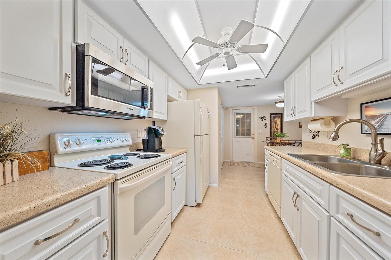 3135 Glen Elyn Blvd #13, Sarasota, FL 34237 — photo 18 of 41