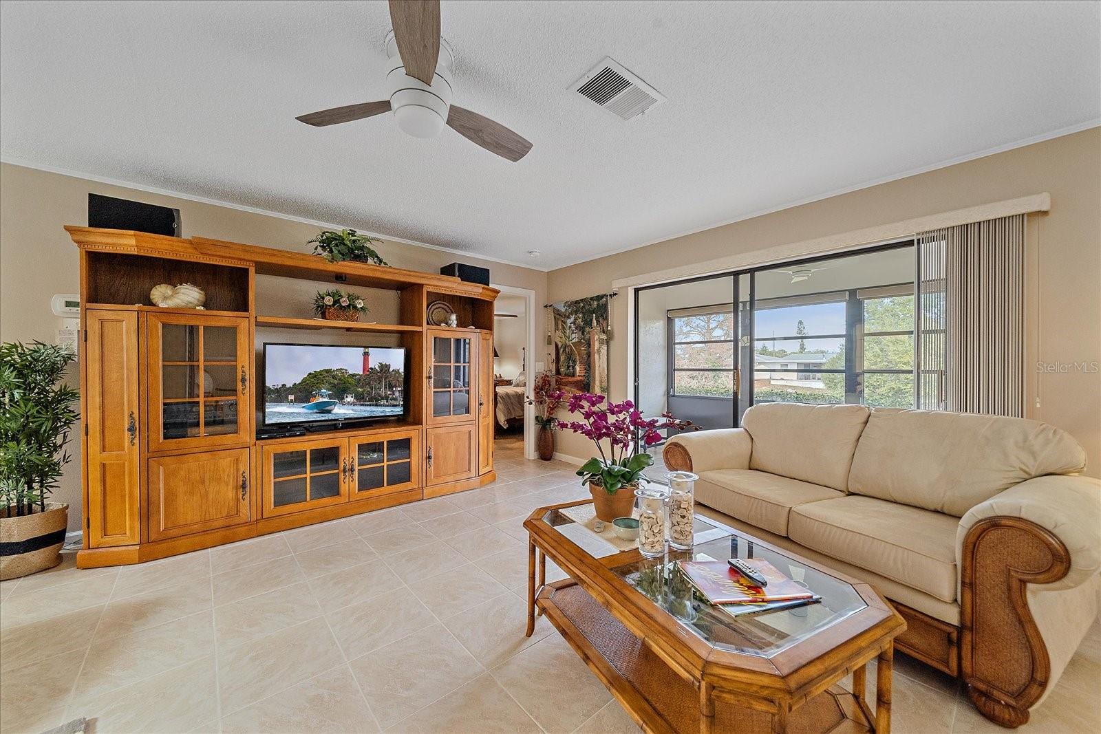 3135 Glen Elyn Blvd #13, Sarasota, FL 34237 — photo 5 of 41