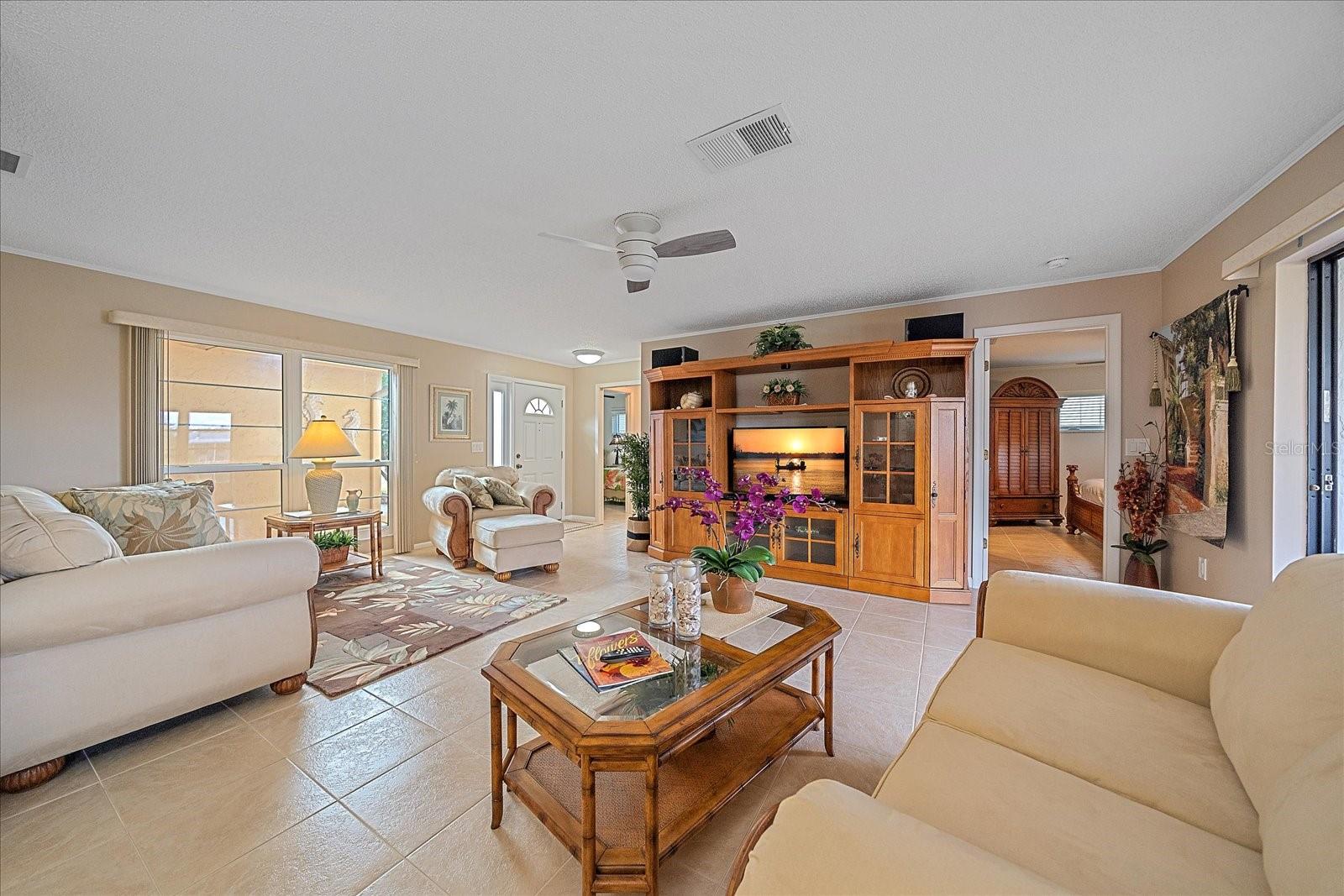 3135 Glen Elyn Blvd #13, Sarasota, FL 34237 — photo 7 of 41