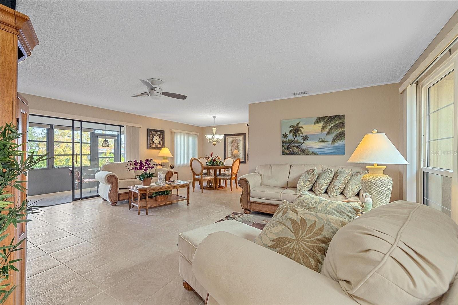 3135 Glen Elyn Blvd #13, Sarasota, FL 34237 — photo 10 of 41