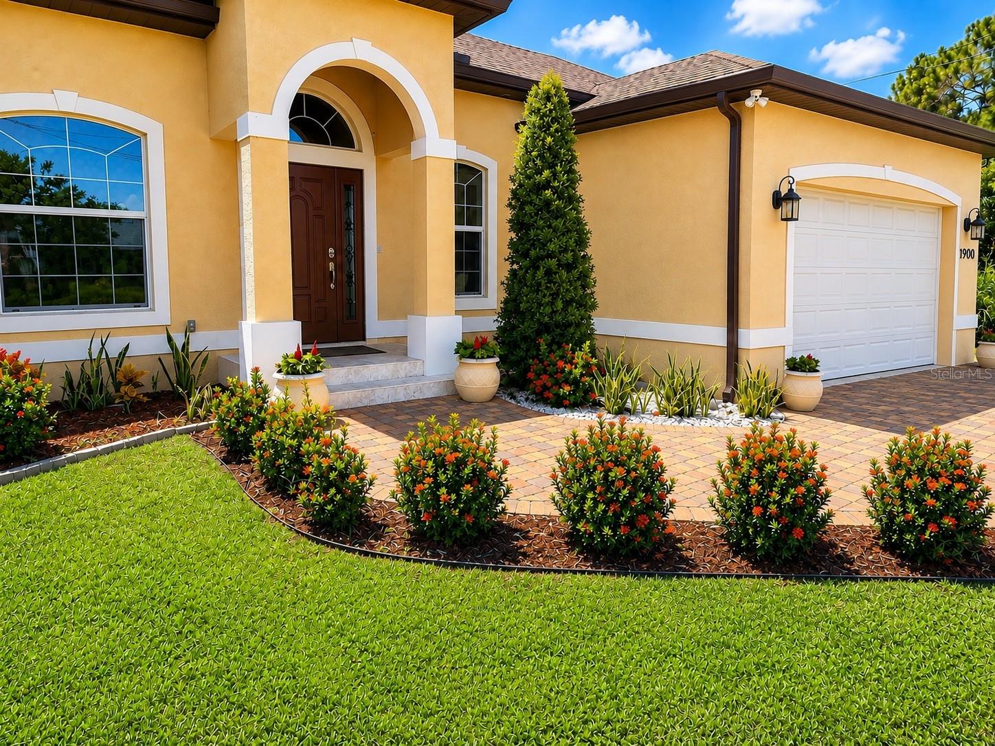 1900 Colleen St, Sarasota, FL 34231 — photo 3 of 46