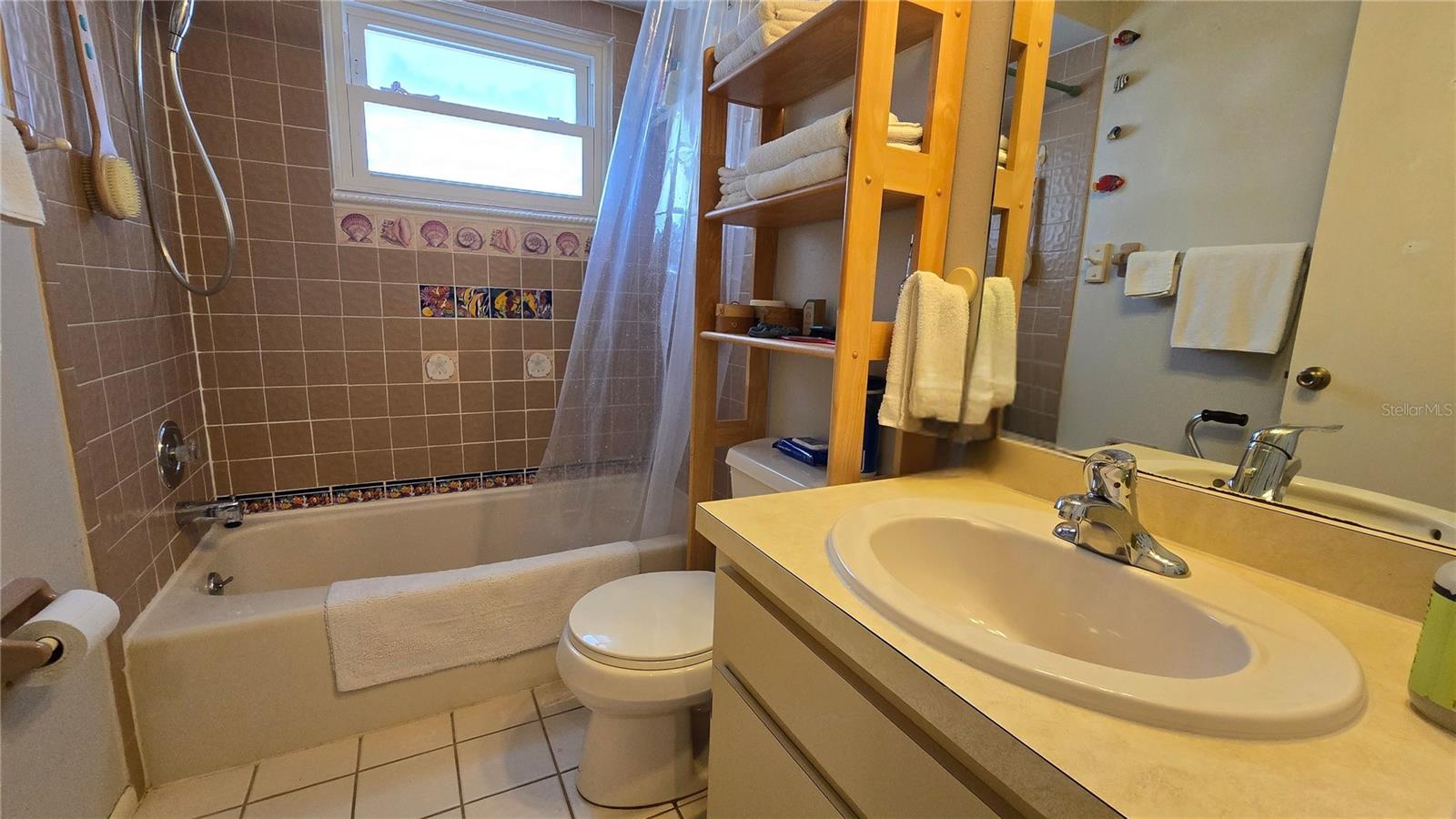 4628 Ashberry Dr, Sarasota, FL 34234 — photo 9 of 14
